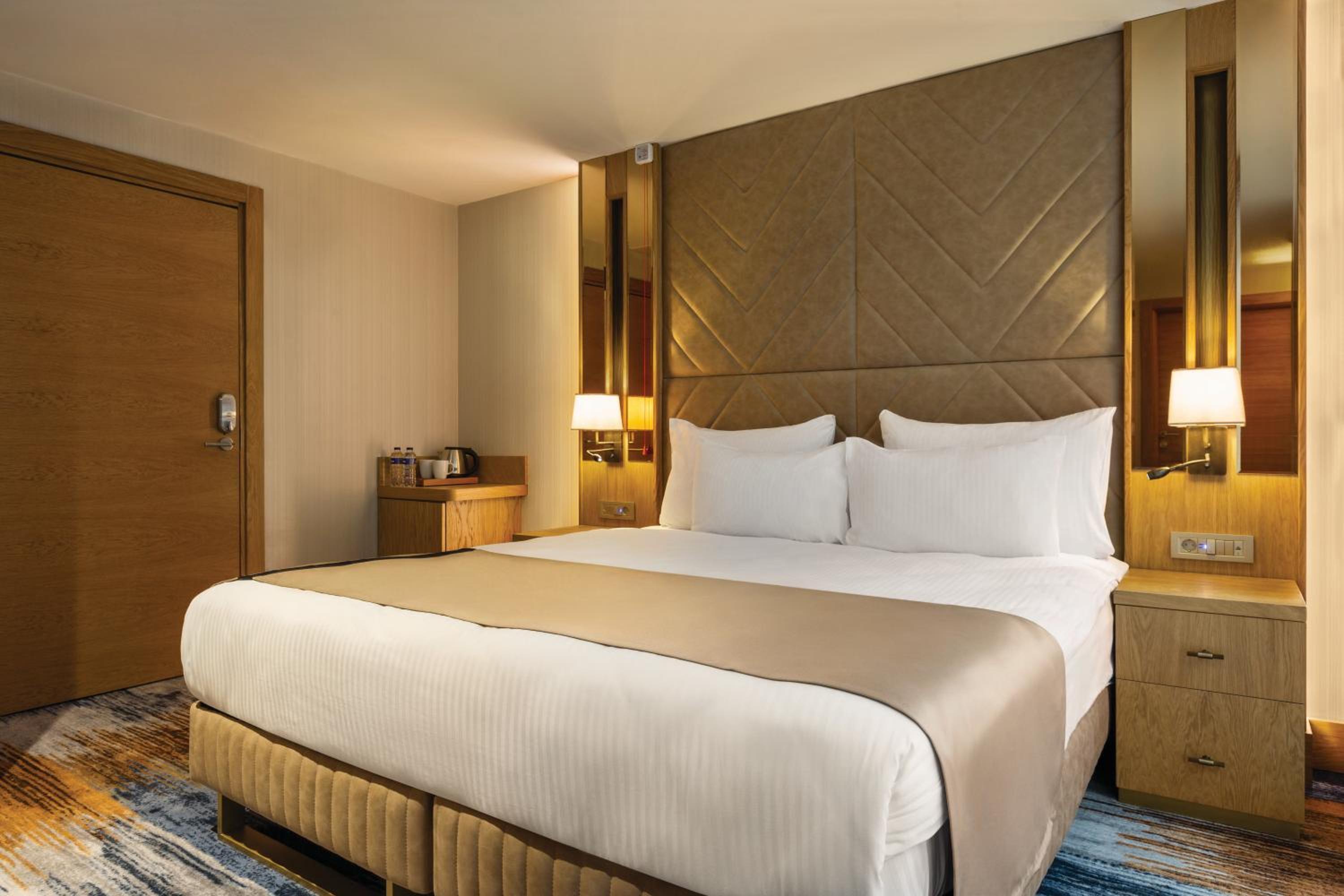 Superior Double and Twin Room with Connecting Room photo 3