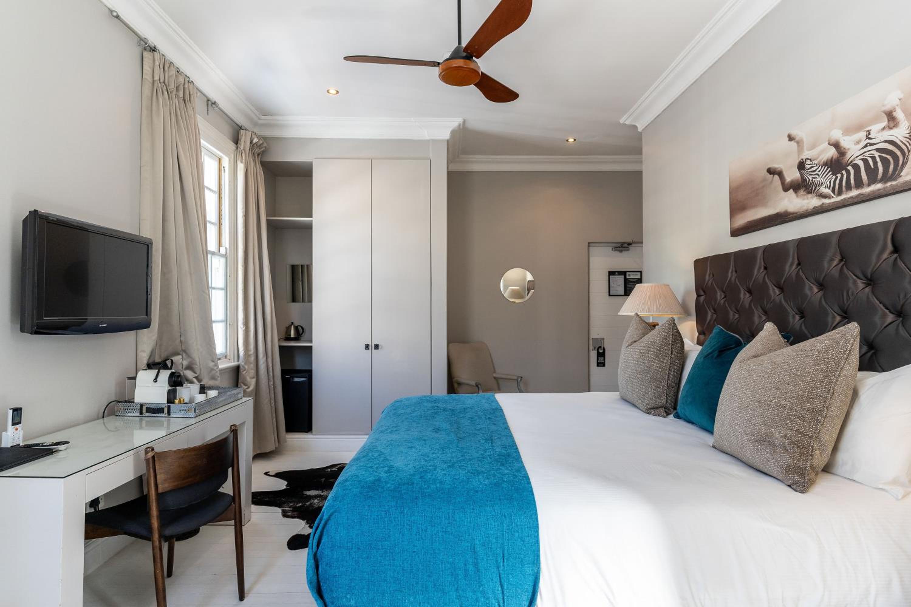 Double or Twin Room with Bathroom photo 1