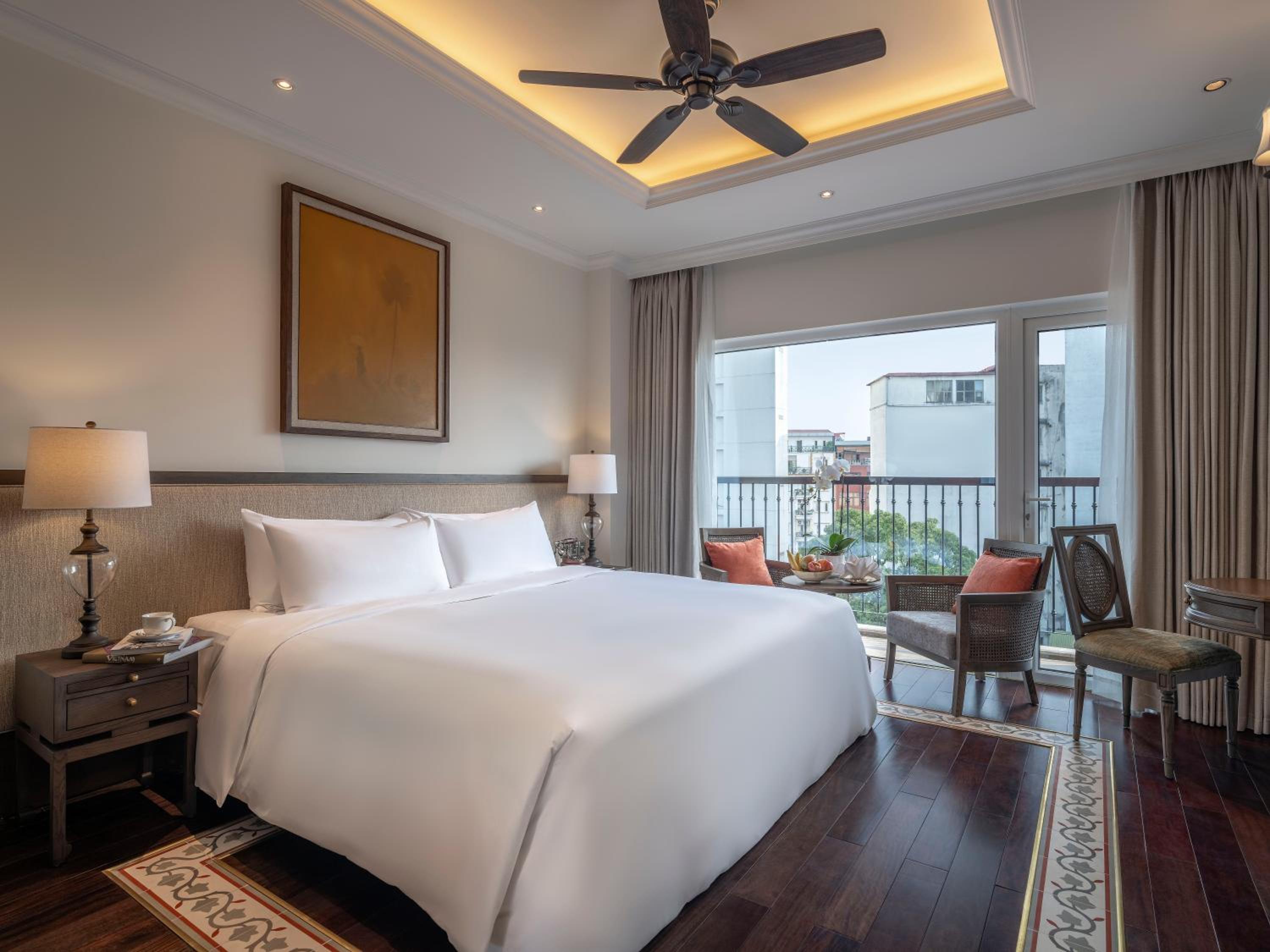 Deluxe Double or Twin Room with Balcony thumbnail 5