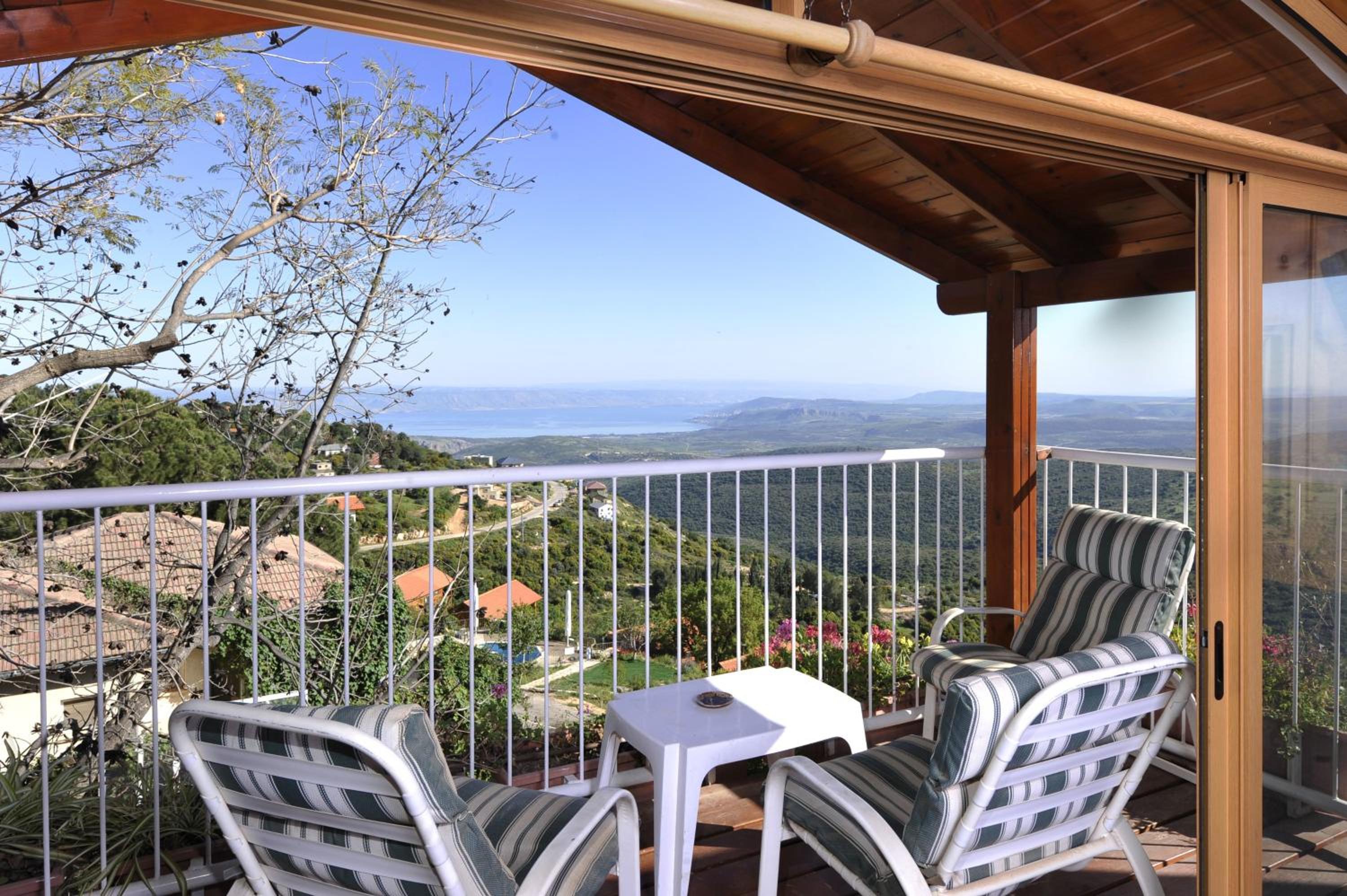 Deluxe Double Room with Lake View (Shachar) - Photo 8
