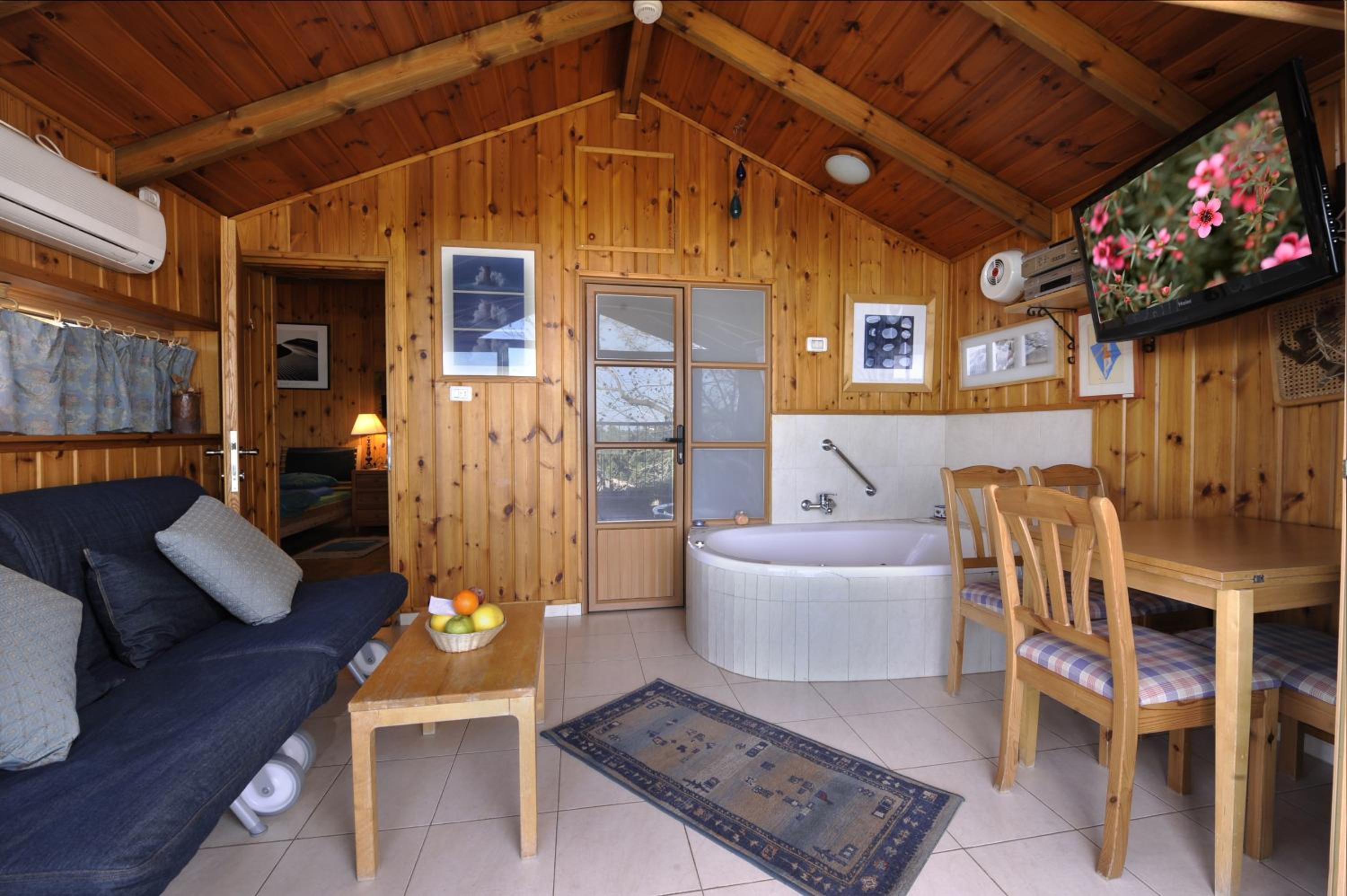 Deluxe Double Room with Lake View (Shachar) - Photo 1
