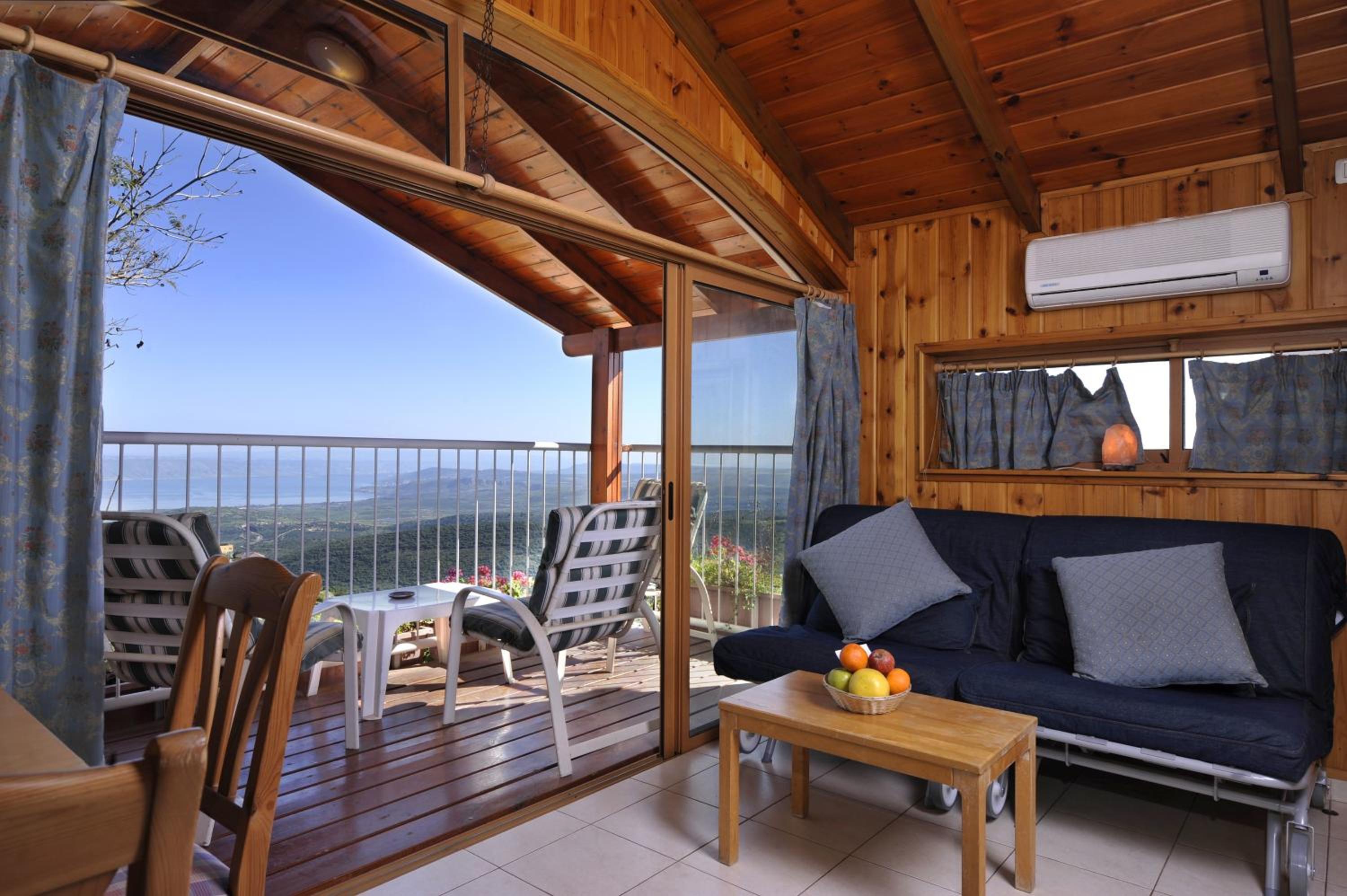 Deluxe Double Room with Lake View (Shachar) - Photo 2