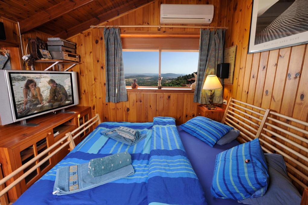 Deluxe Double Room with Lake View (Shachar) - Photo 14