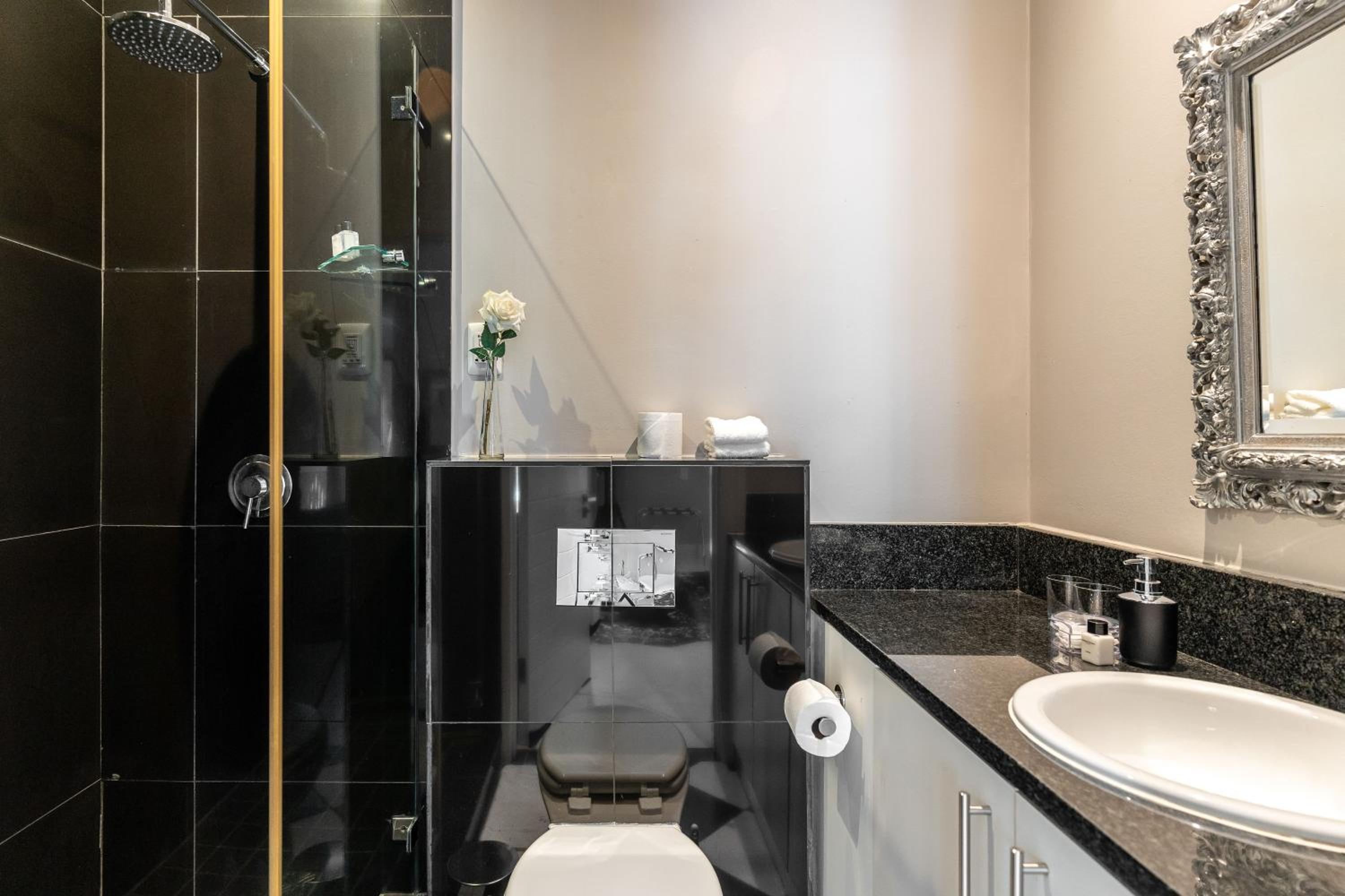 Deluxe Double or Twin Room with Balcony photo 3