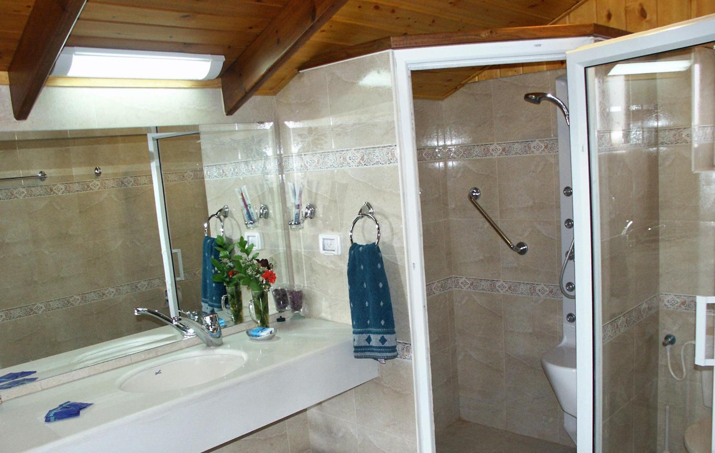 Deluxe Double Room with Mountain View (Shani) - Photo 16