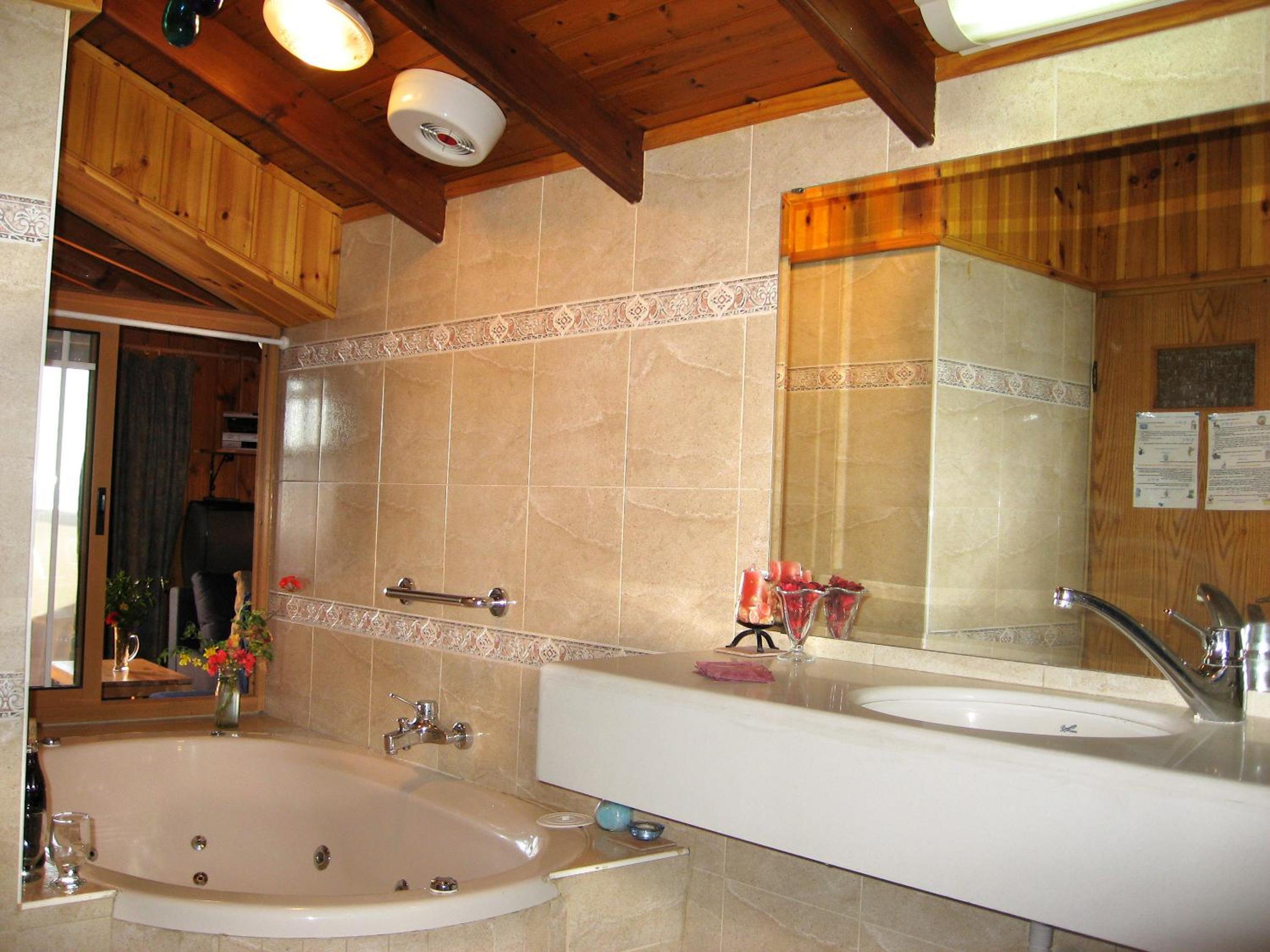 Deluxe Double Room with Mountain View (Shani) - Photo 15