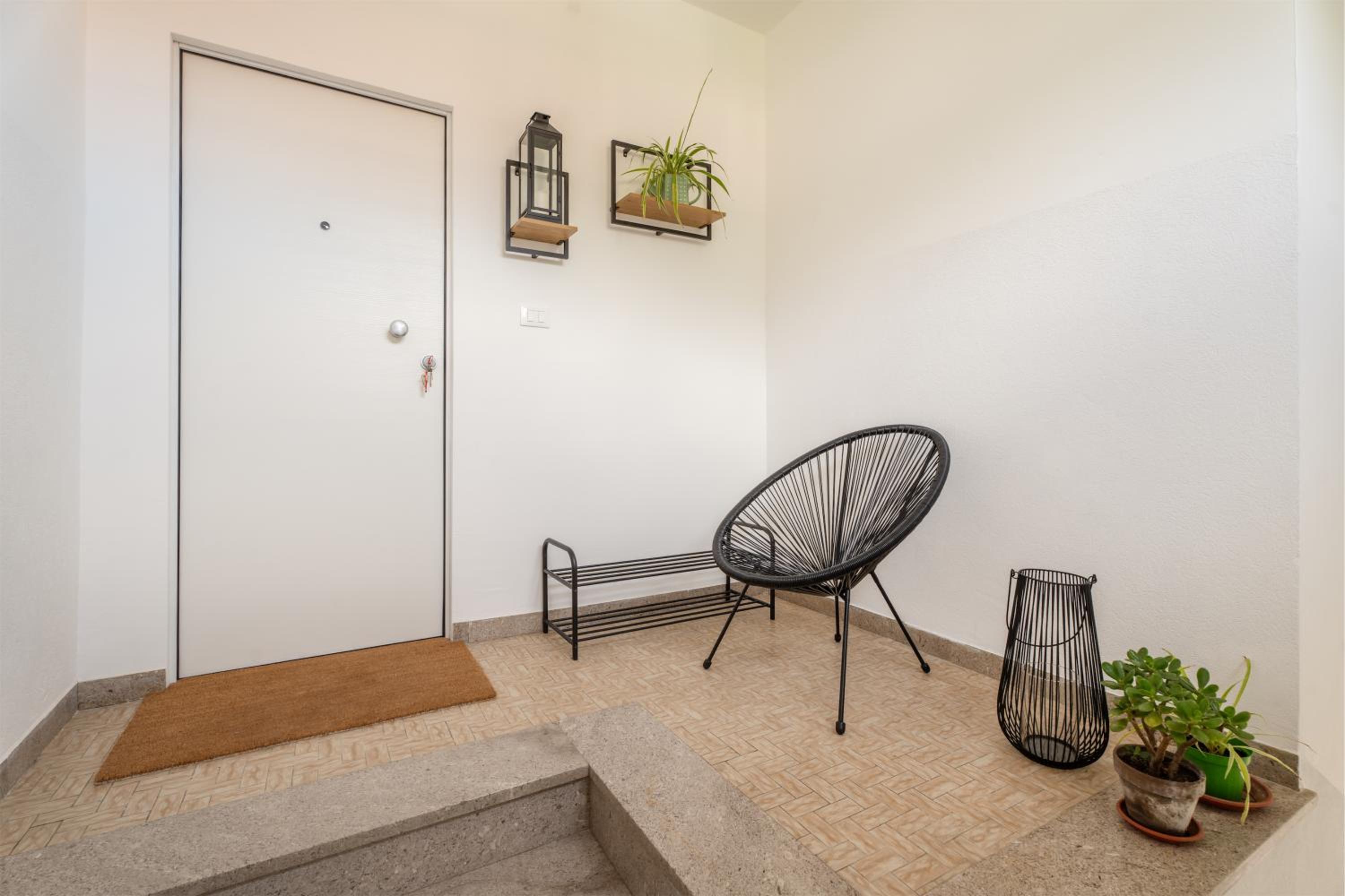 Three-Bedroom Apartment with View photo 3