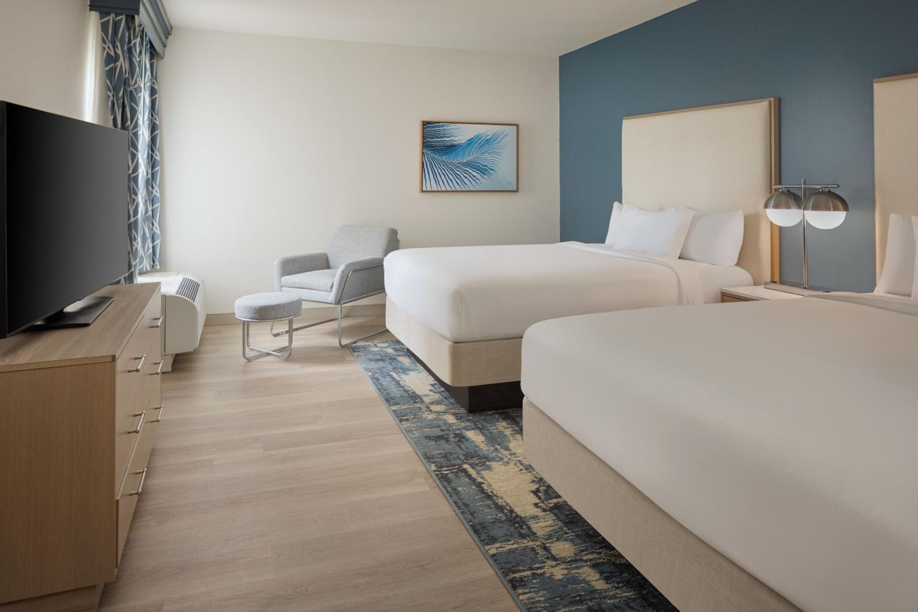 Queen Suite with Sofa Bed