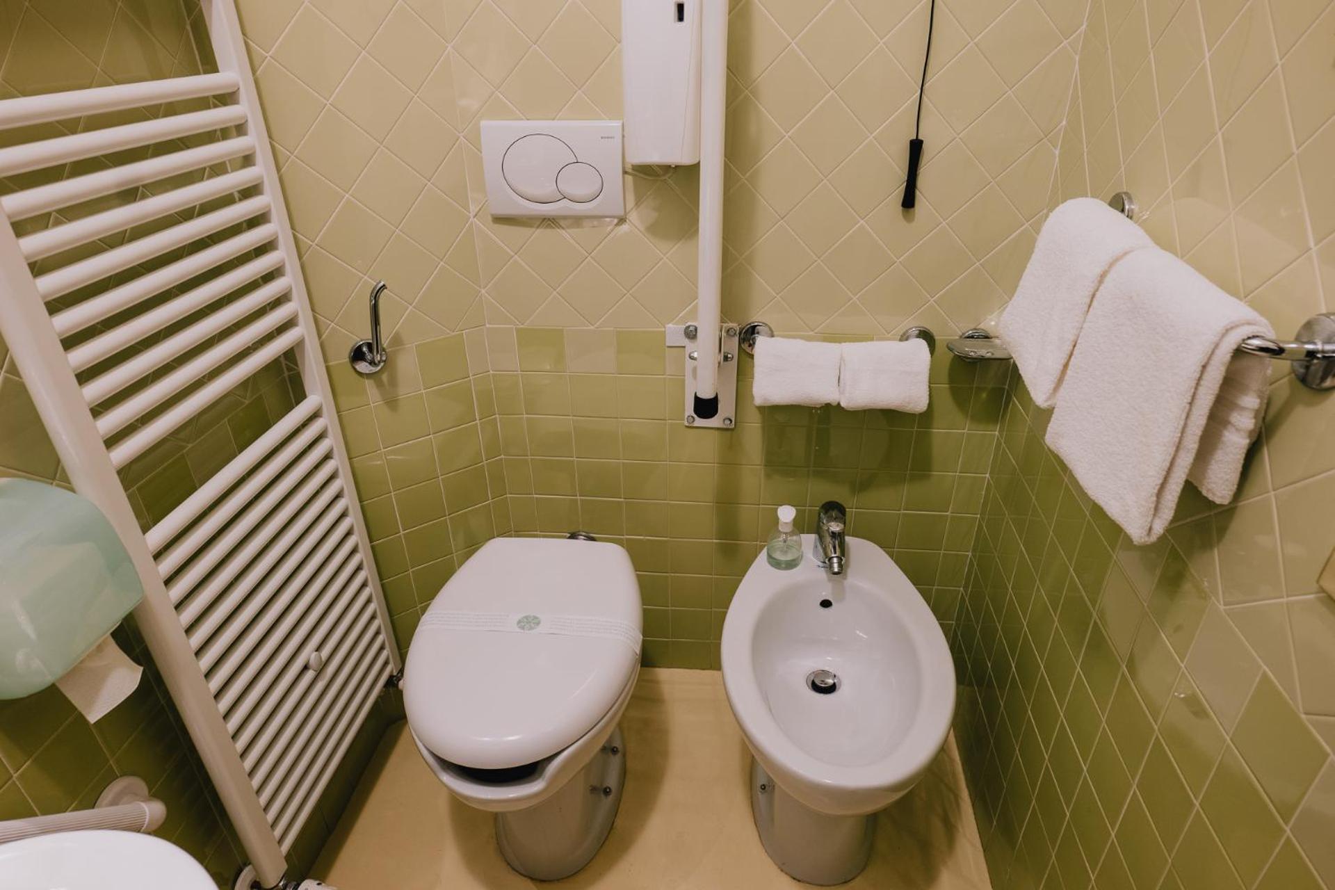 Standard Quadruple Room - Photo 5