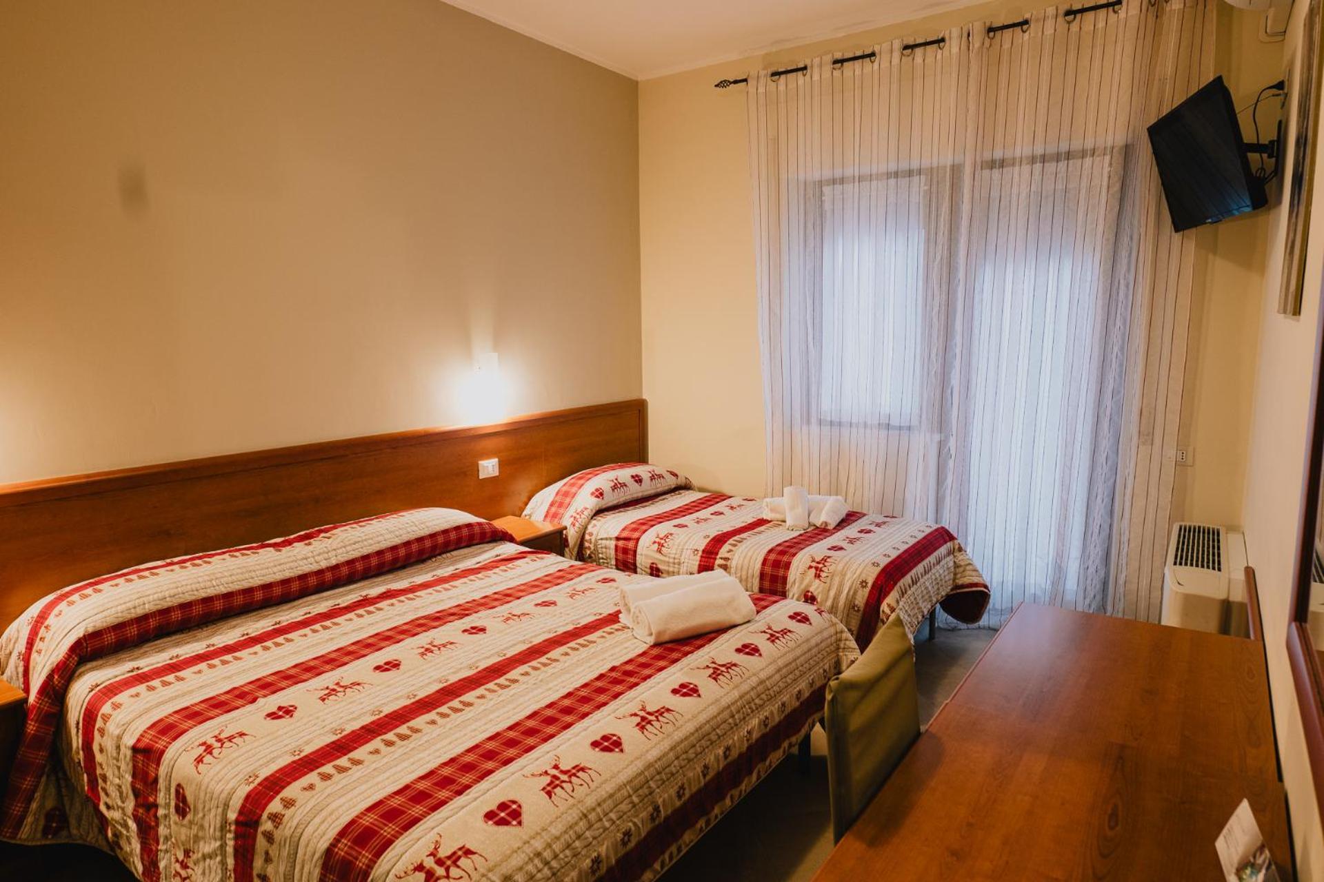 Standard Quadruple Room - Photo 1