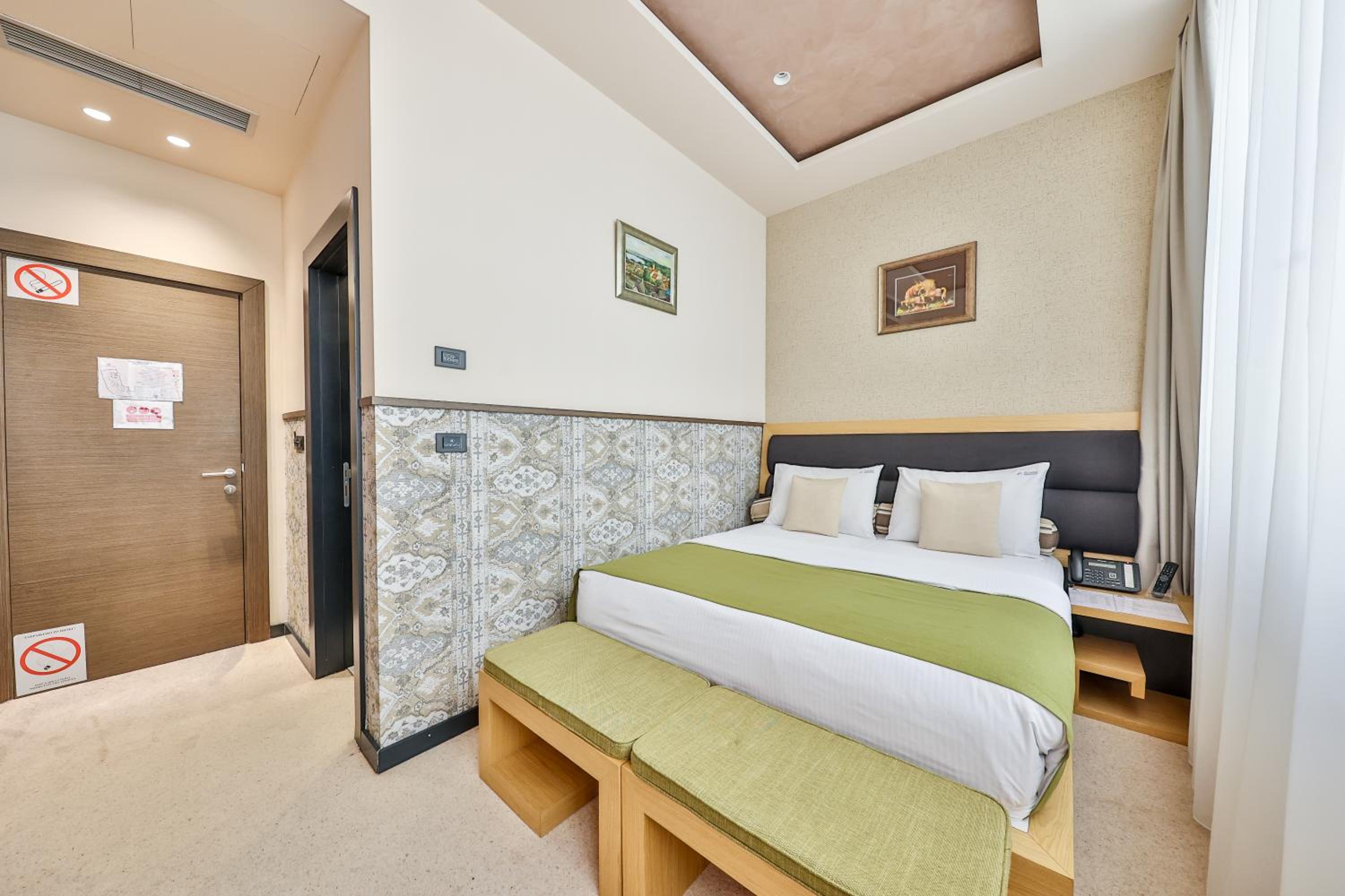 Double or Twin Room - Photo 3