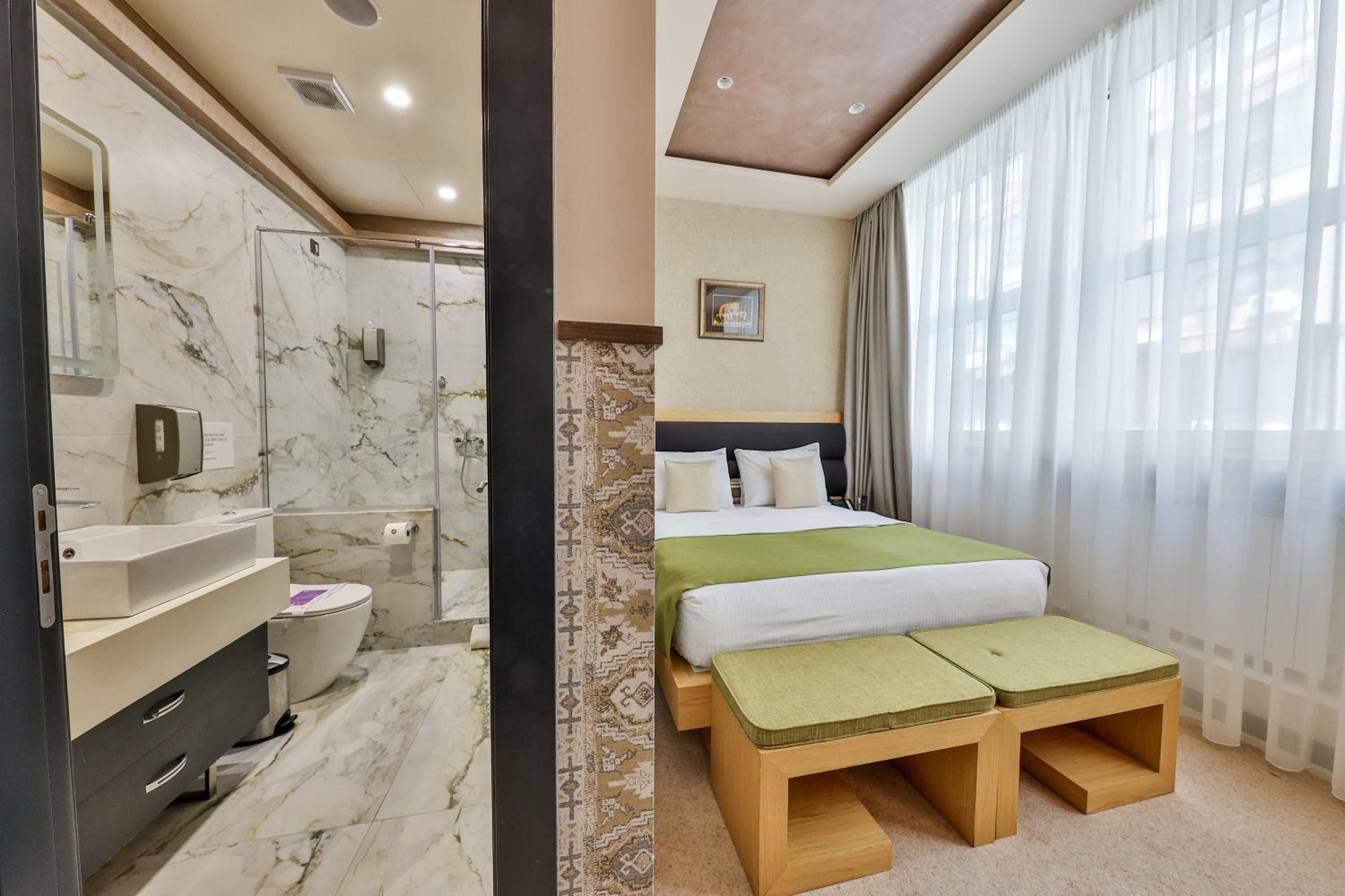 Double or Twin Room - Photo 2