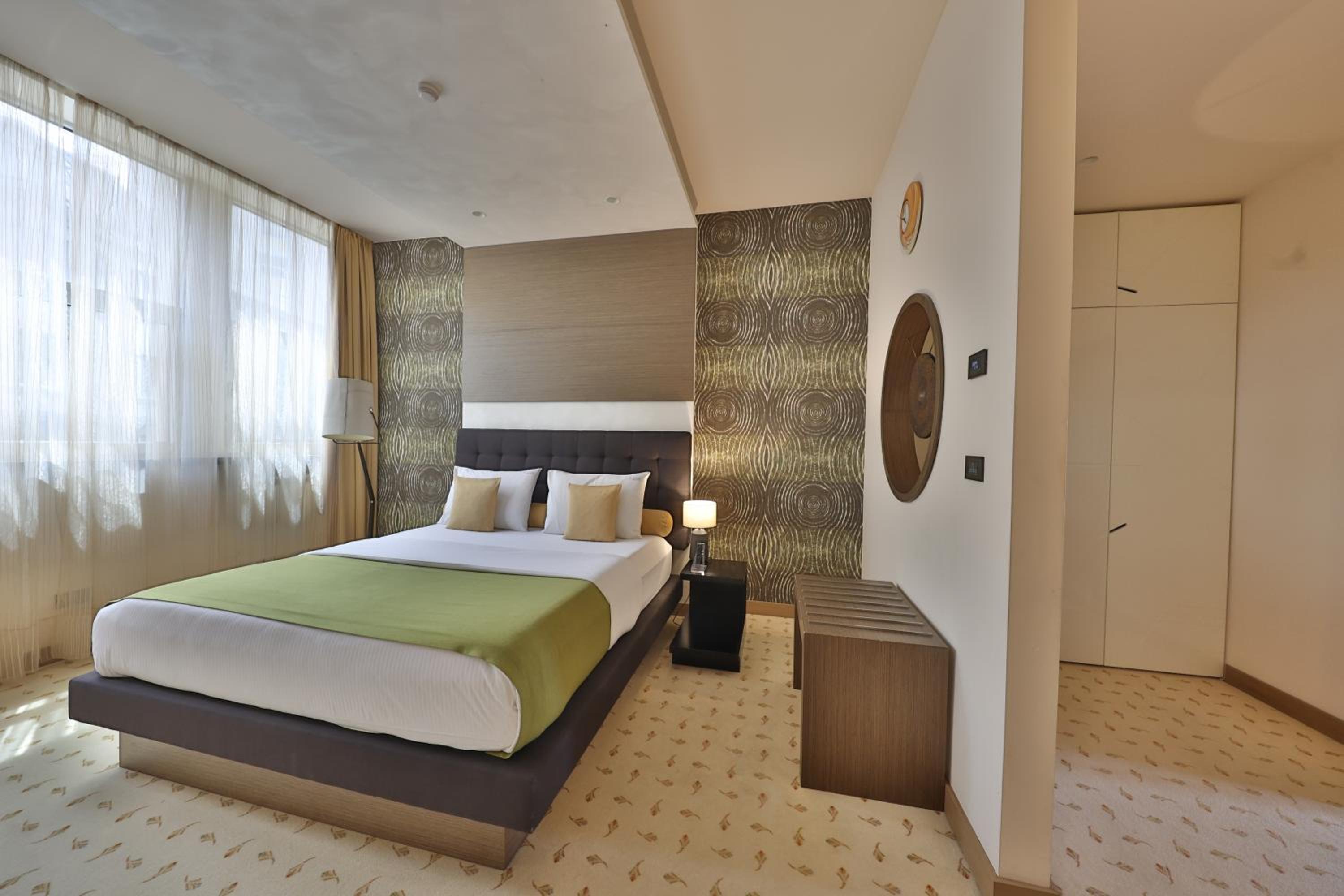 One-Bedroom Apartment with Sauna and Hammam - Free Parking - Photo 8