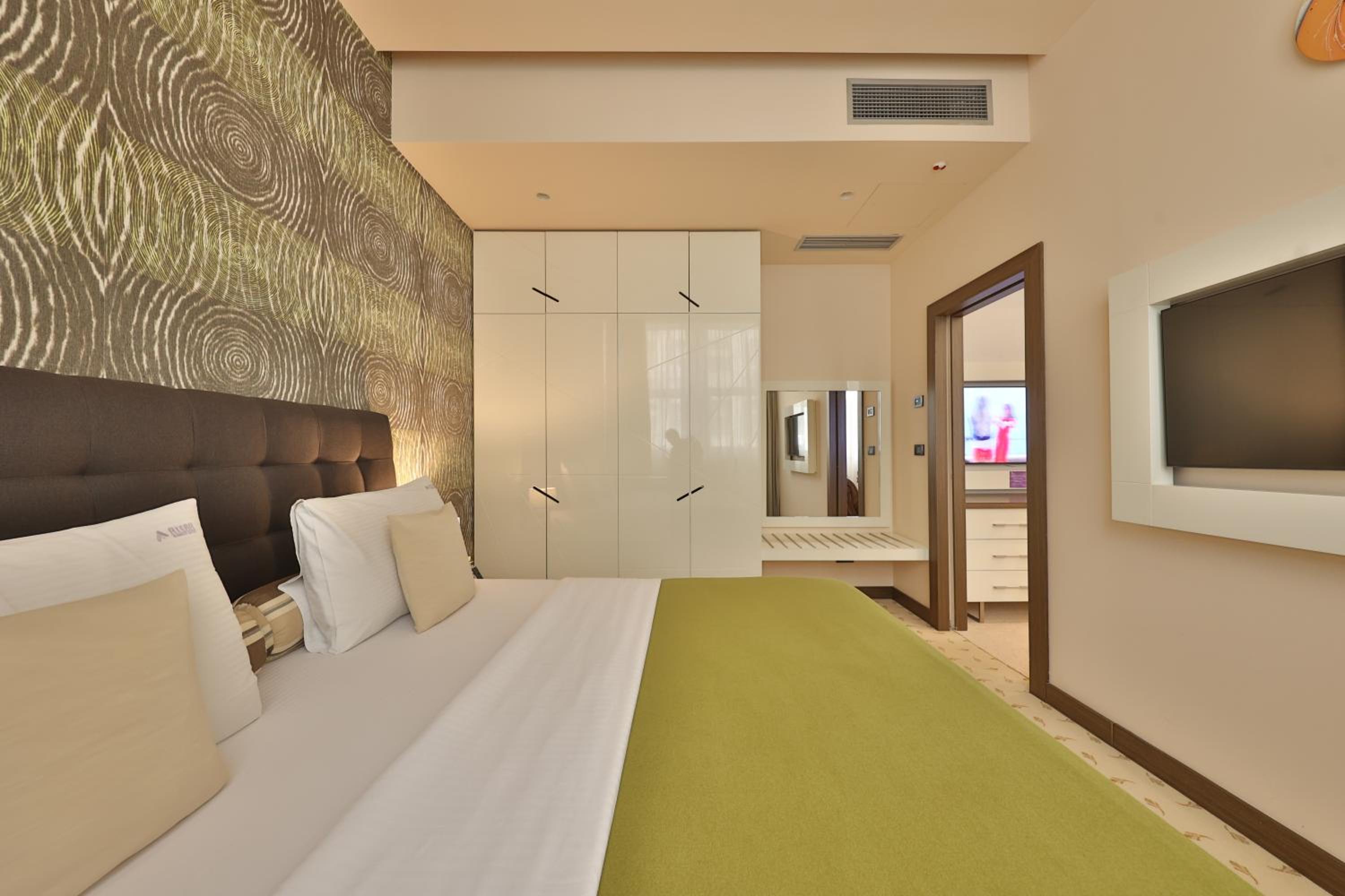 One-Bedroom Apartment with Sauna and Hammam - Free Parking - Photo 10