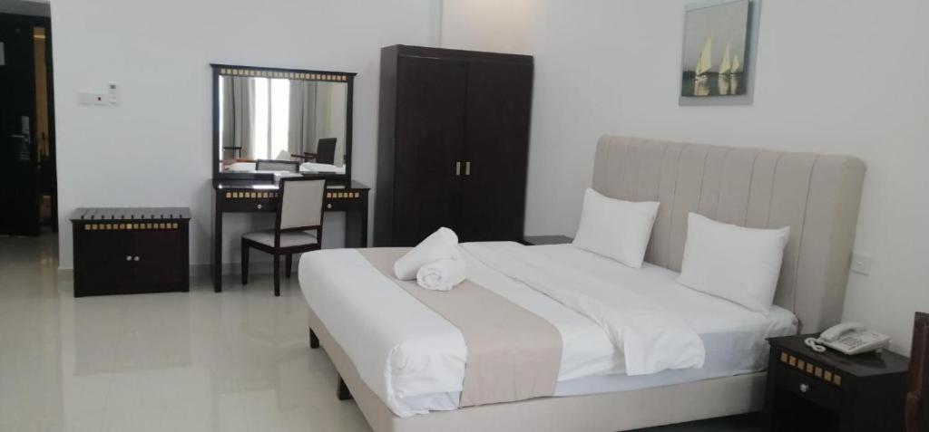 Standard King Room photo 3