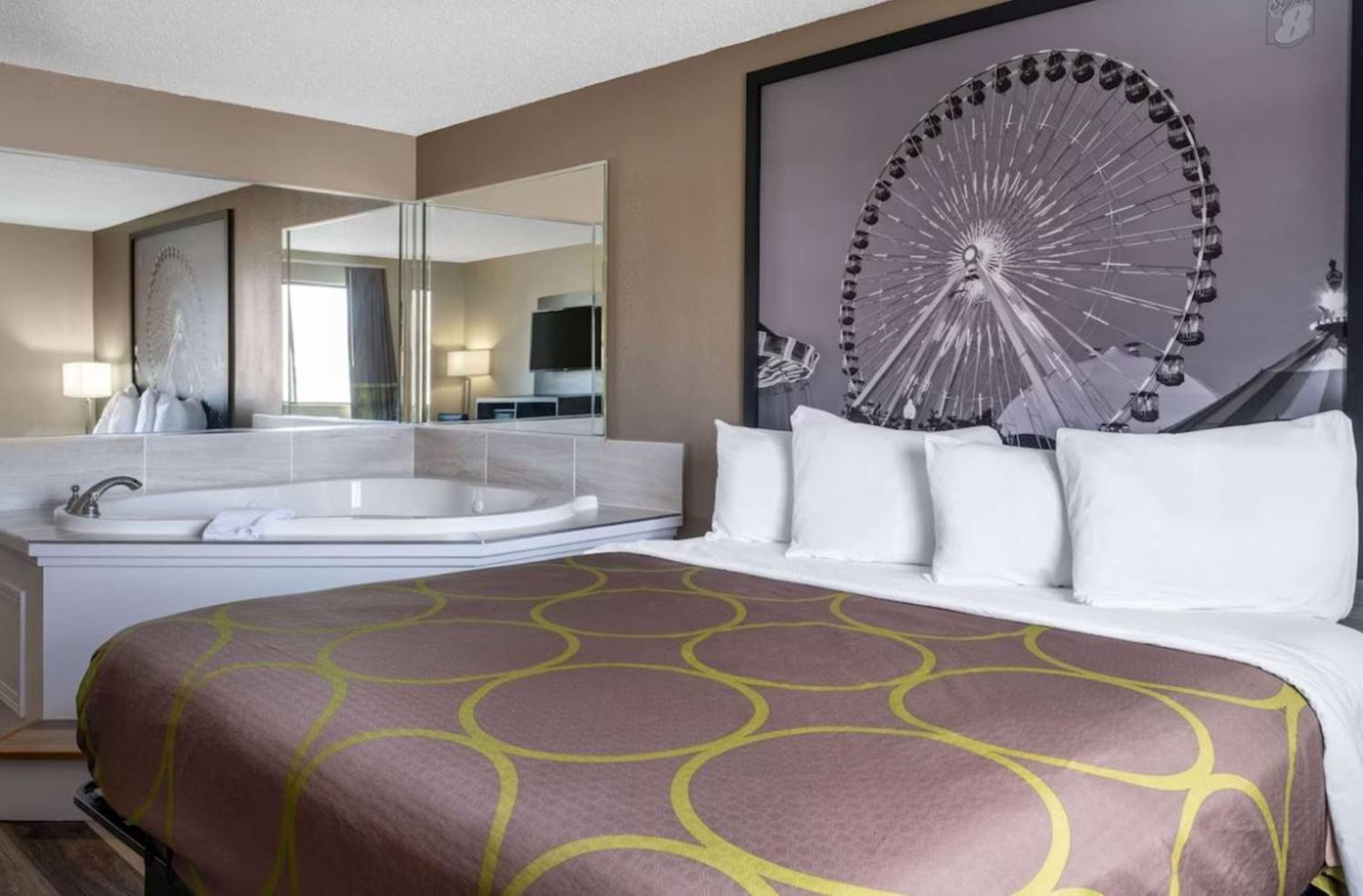 Superior King Suite - Non-Smoking - Photo 2