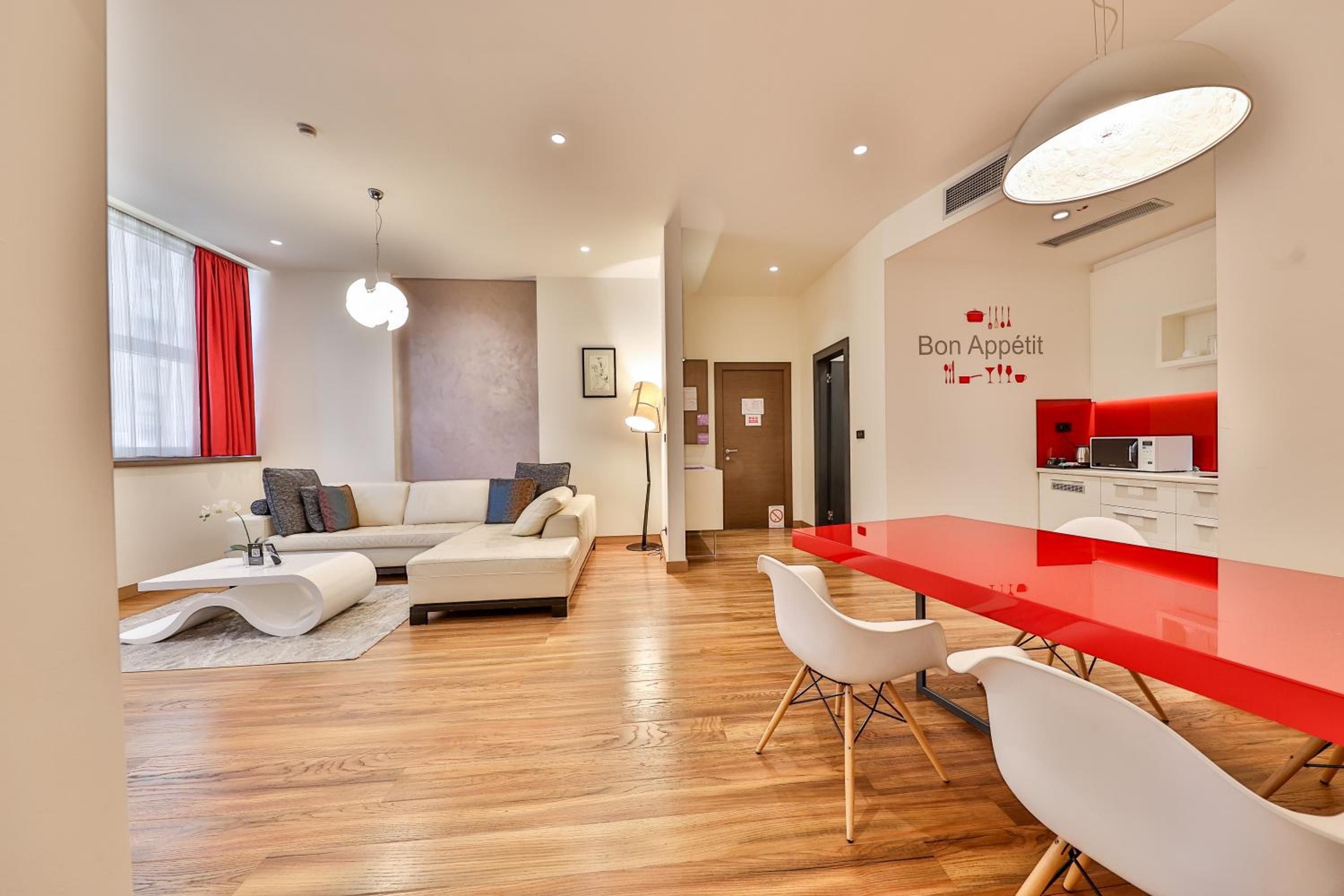 Suite with Hot Tub and Sauna - Free Parking - Photo 9