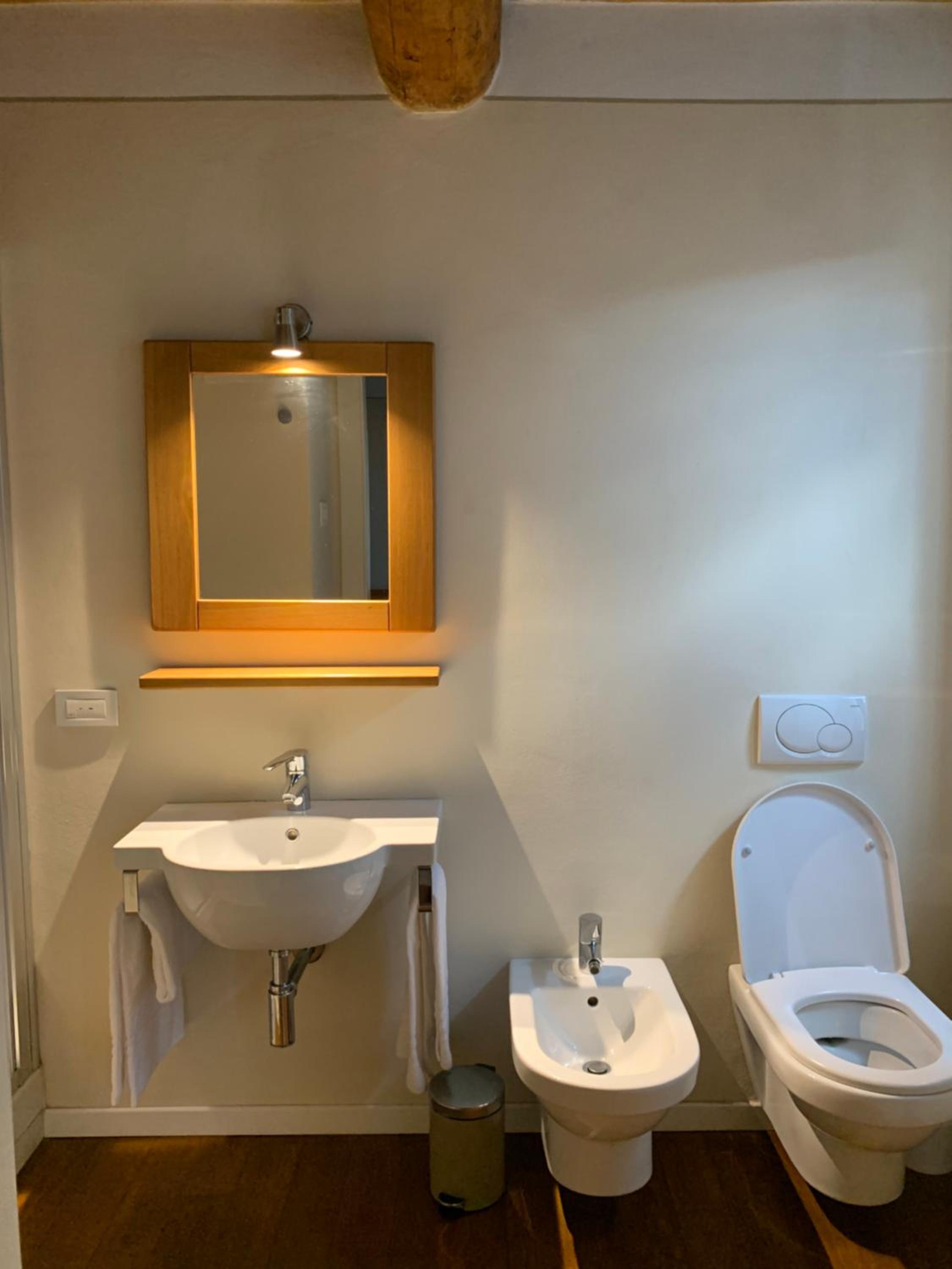 Double Room with Private Bathroom photo 3