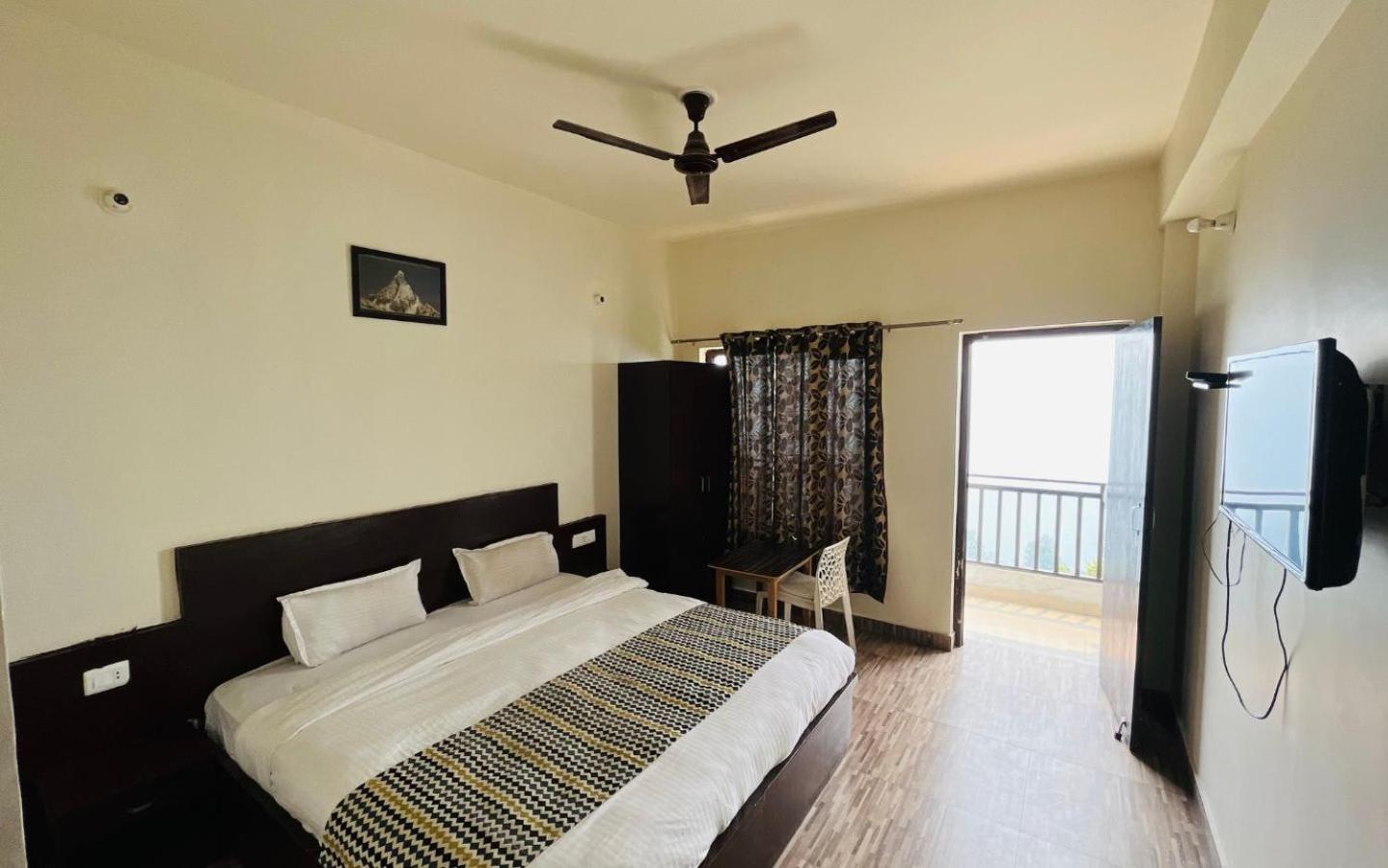 Deluxe Double Room With Balcony photo 1