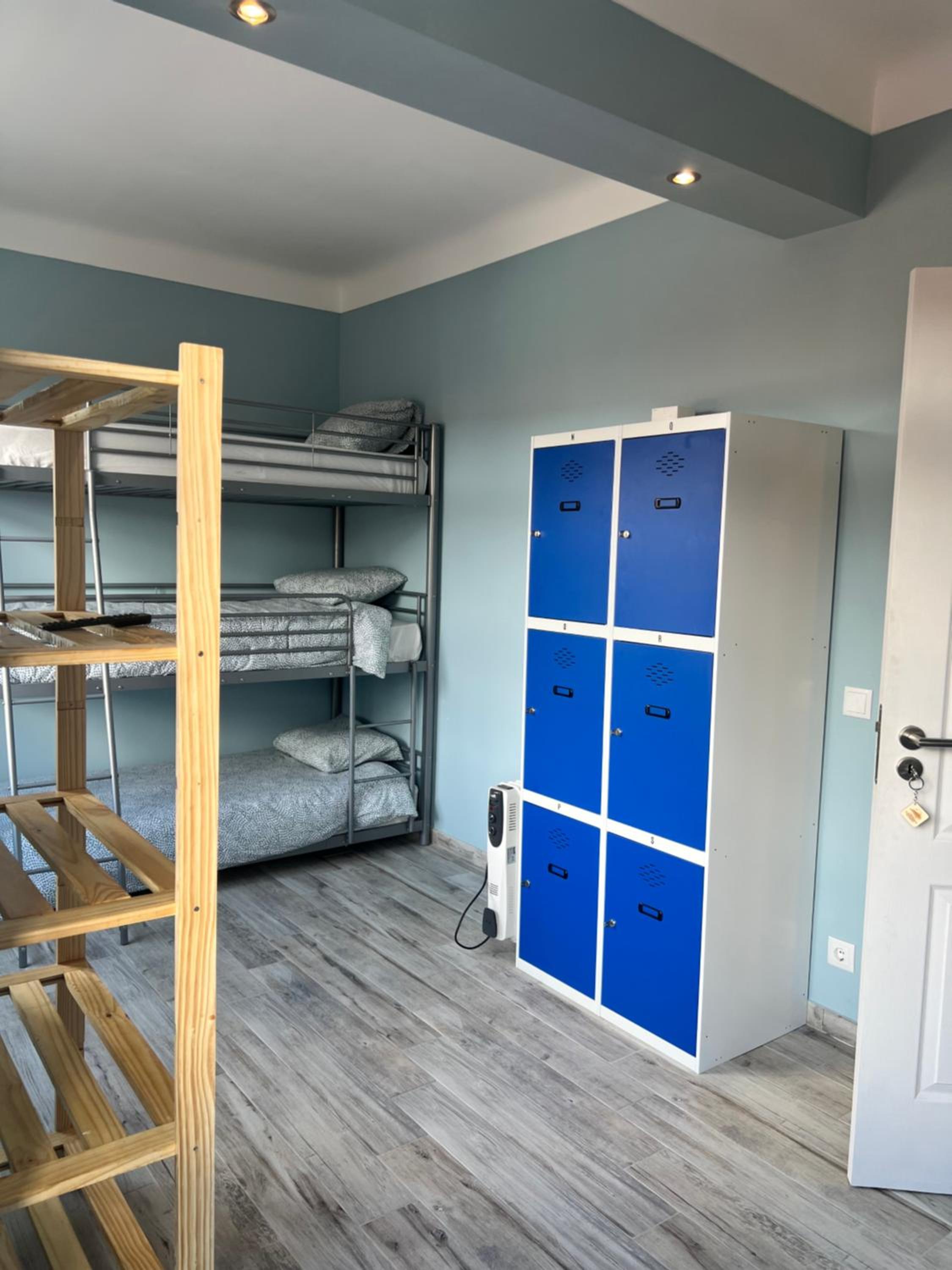 Bunk Bed In Mixed Dormitory Room photo 2