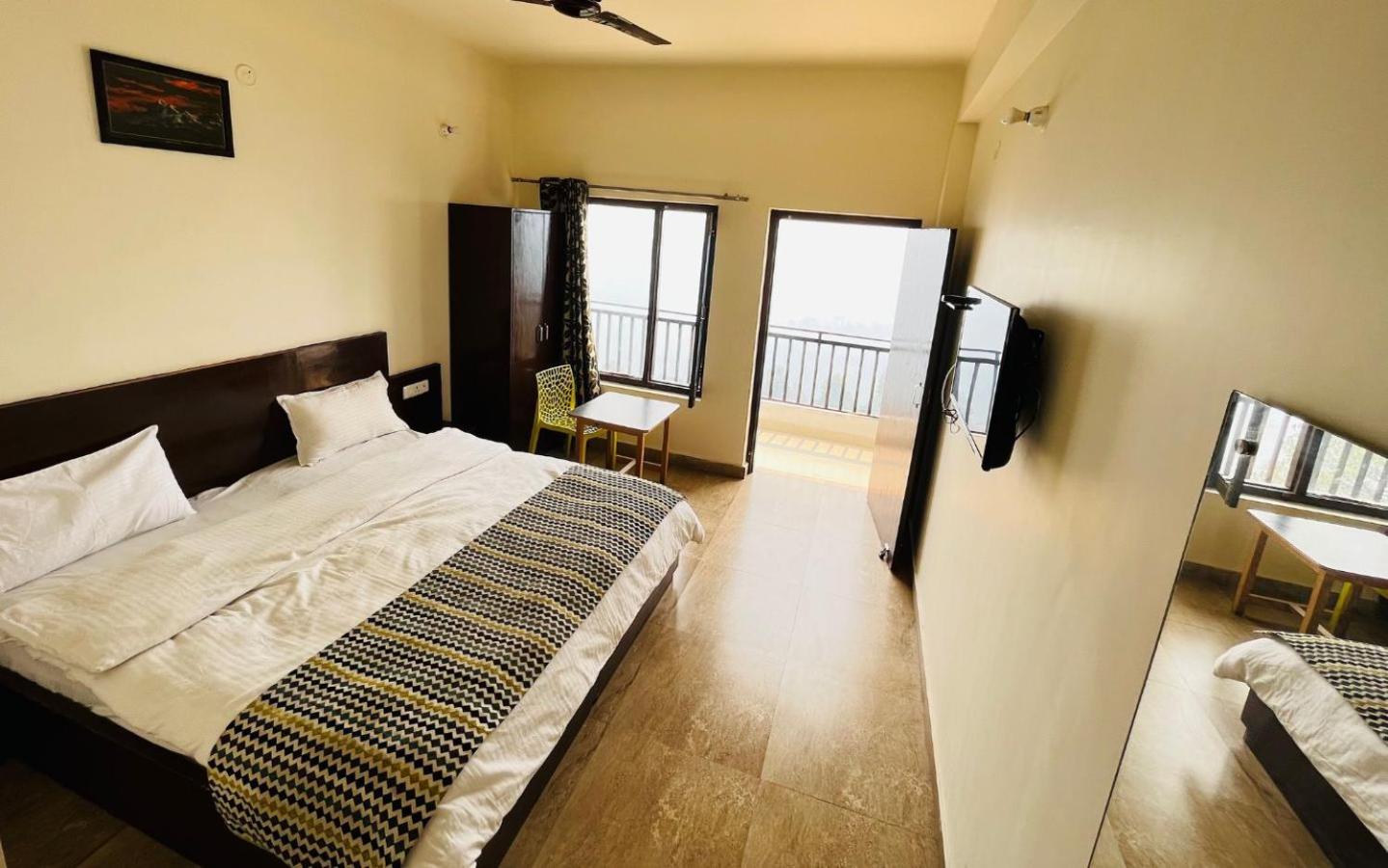 Deluxe Double Room With Balcony photo 2