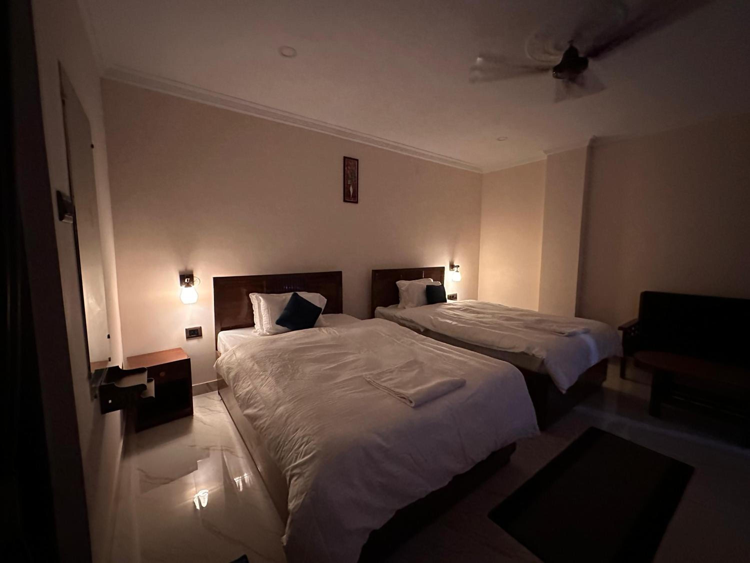 Double Room With Balcony photo 2