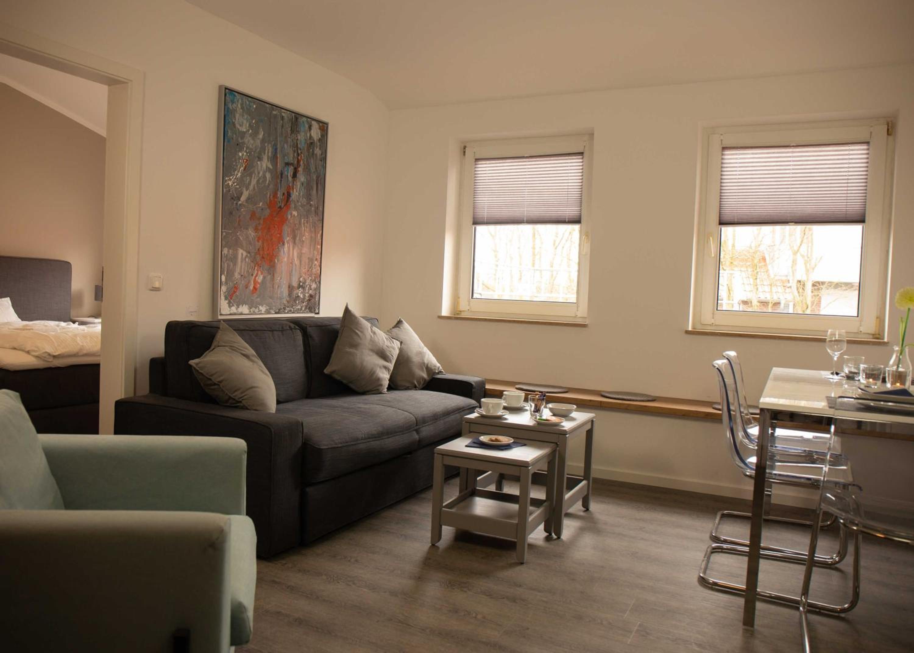 One-Bedroom Apartment with Shower photo 3