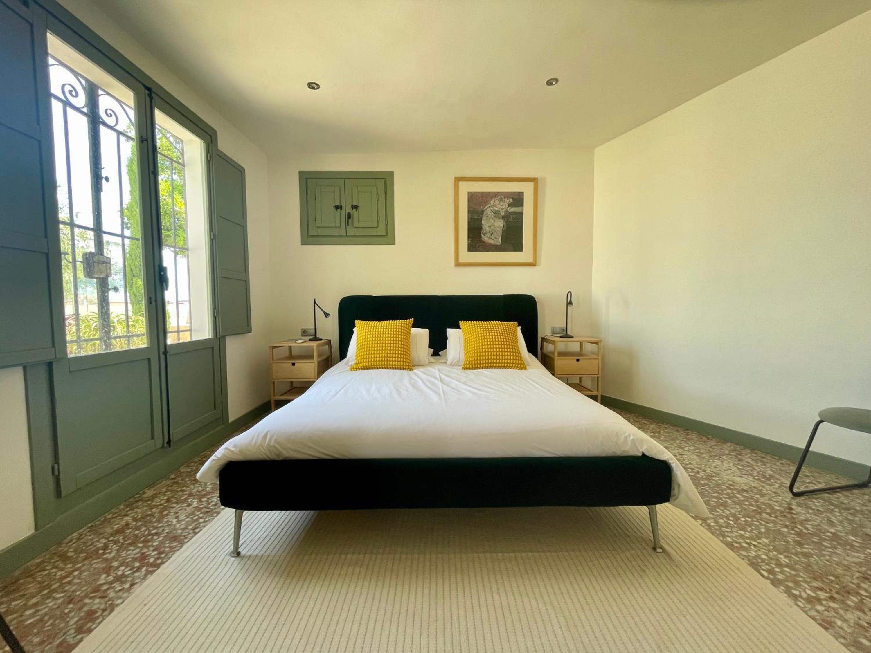 One-Bedroom Apartment with Garden View