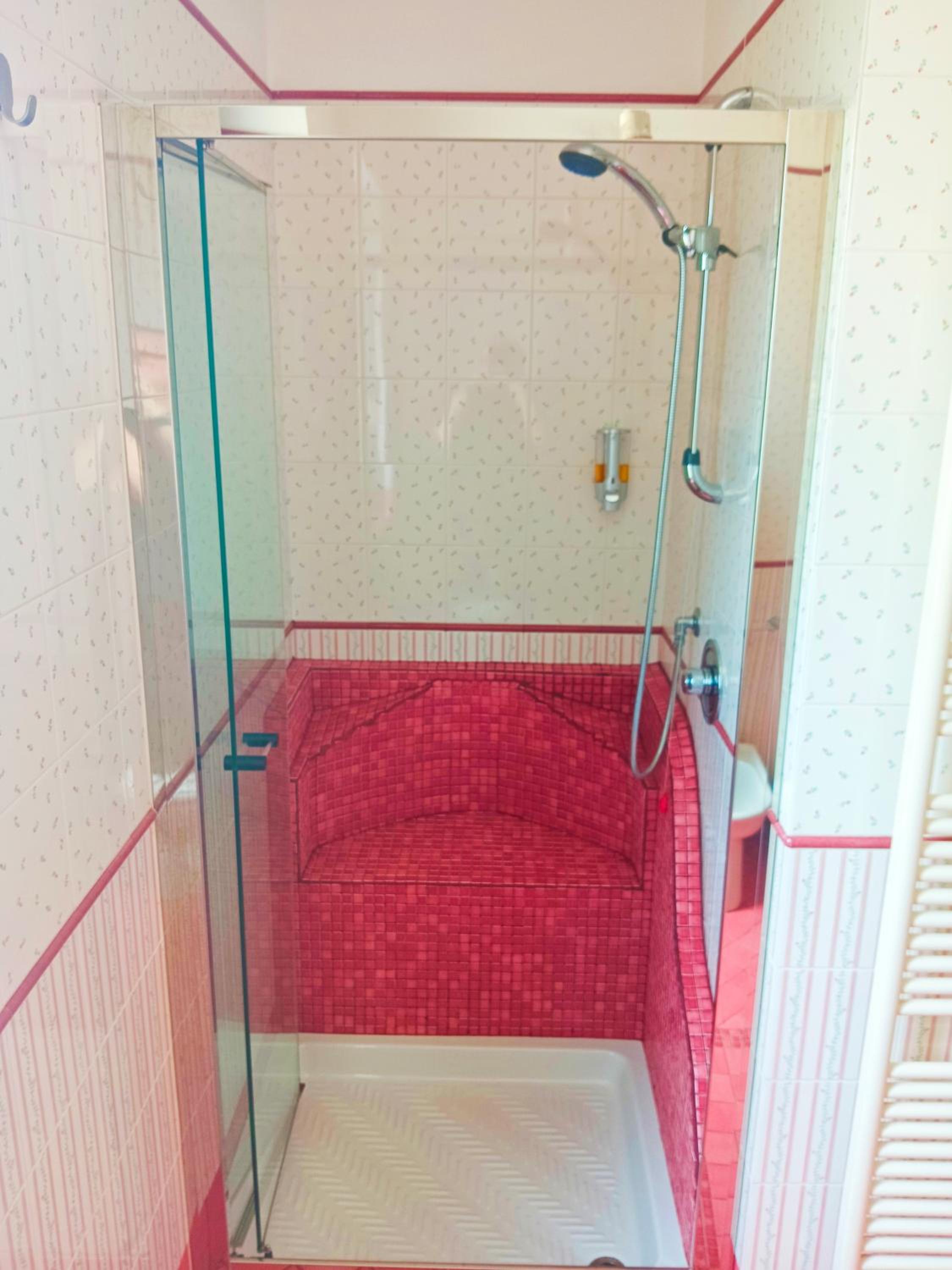 Double Room with Private Bathroom - Photo 3
