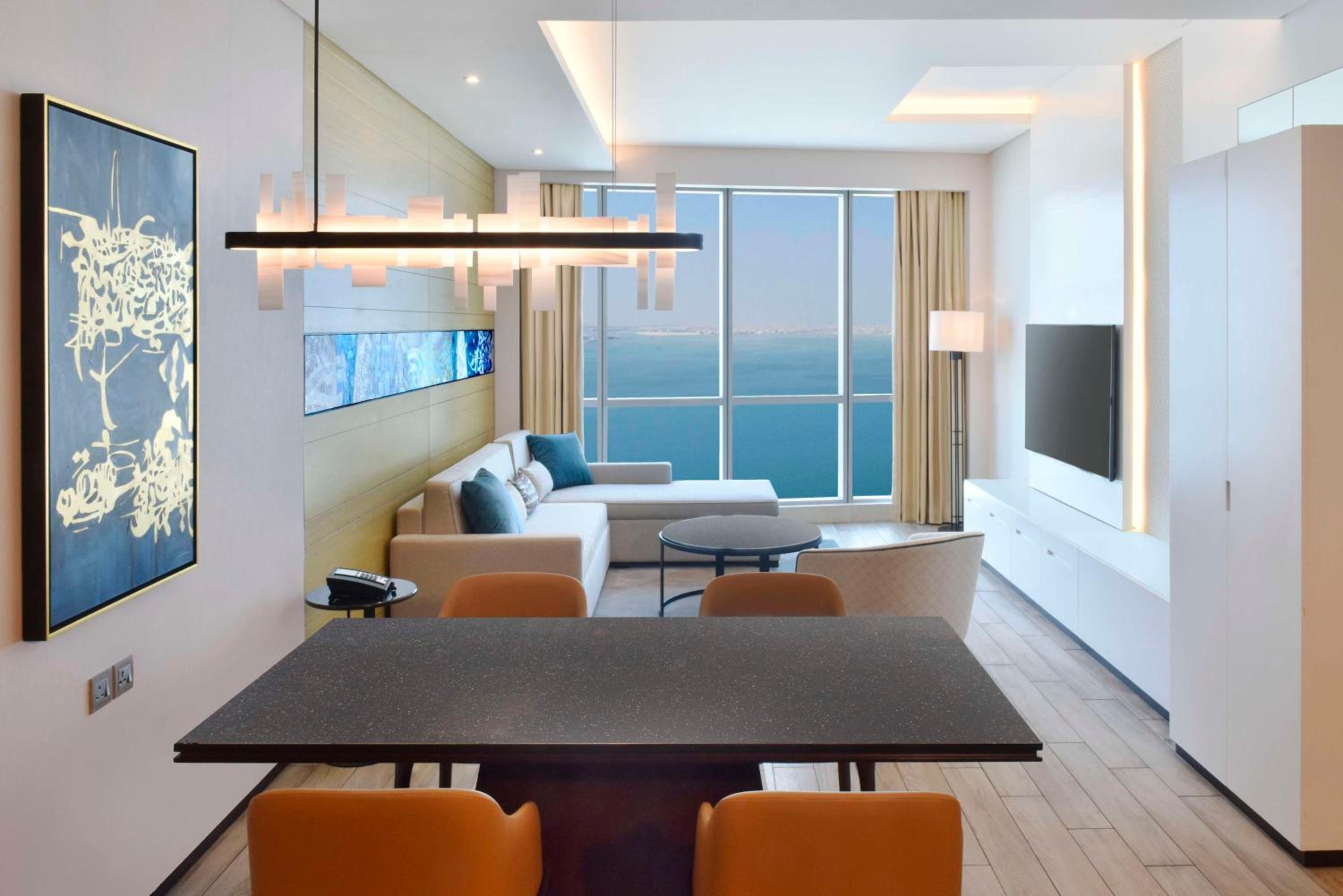 One-Bedroom Apartment with King Bed - Photo 4