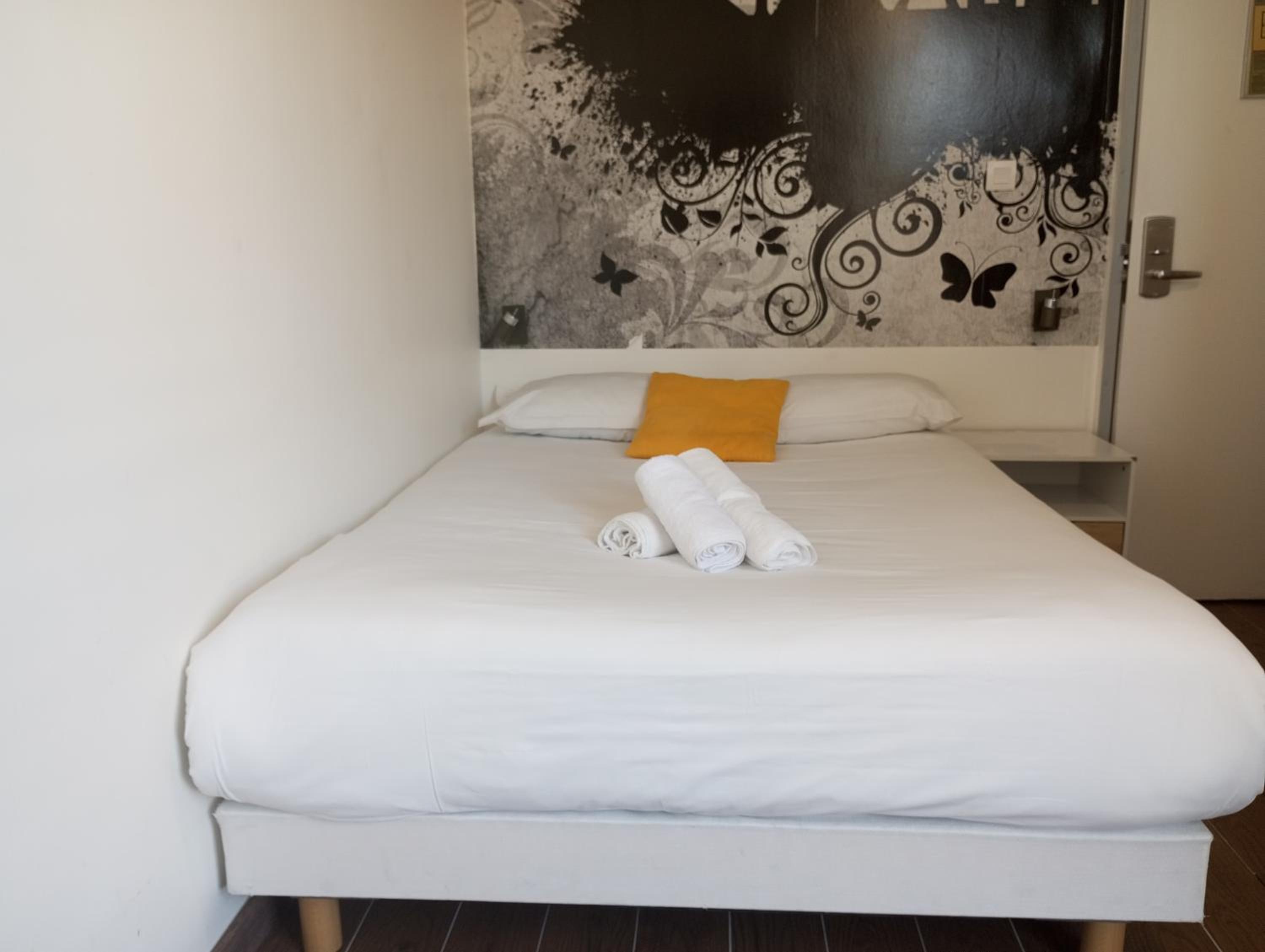Double Room with Private Bathroom photo 3