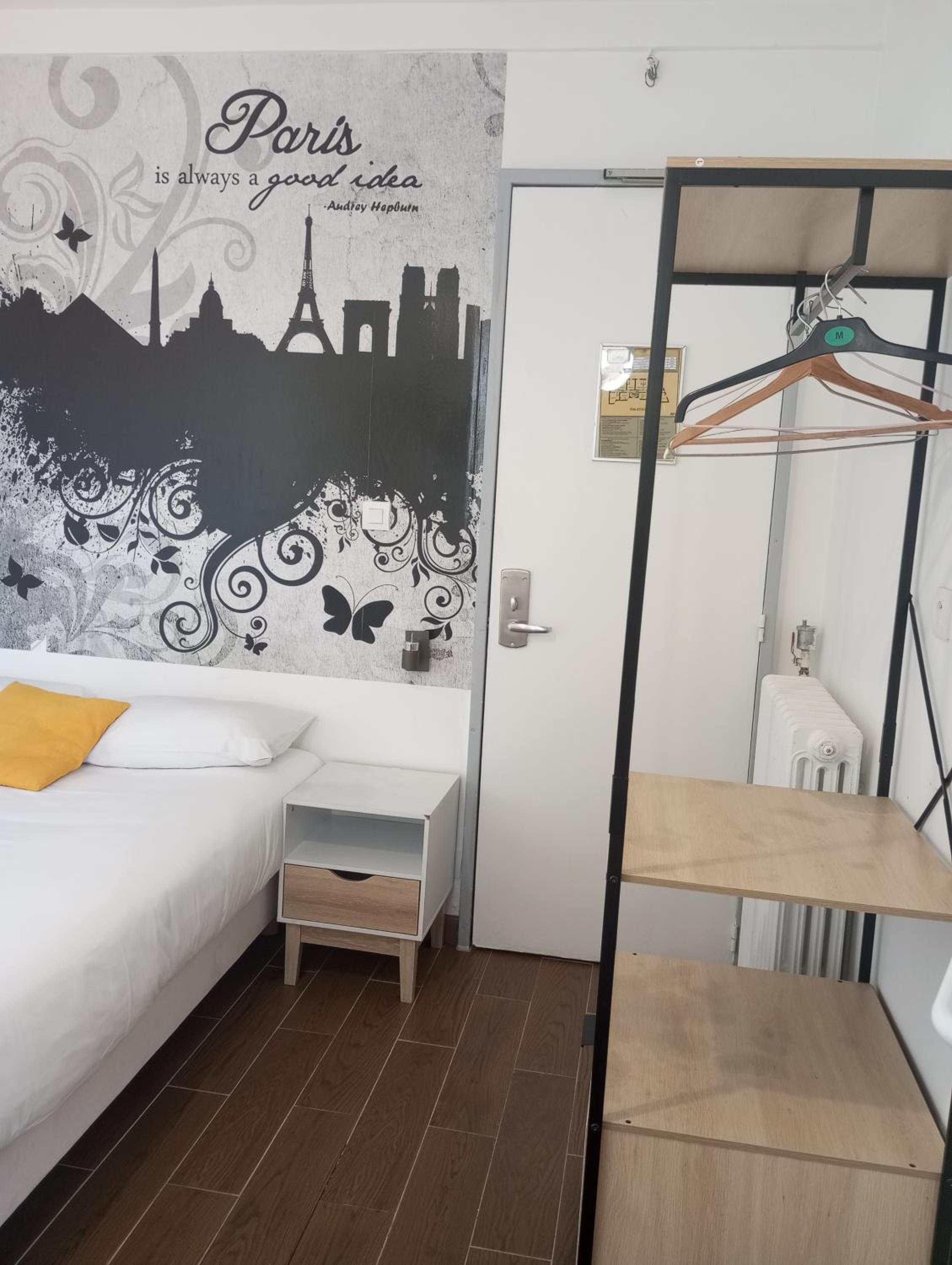 Double Room with Private Bathroom photo 2