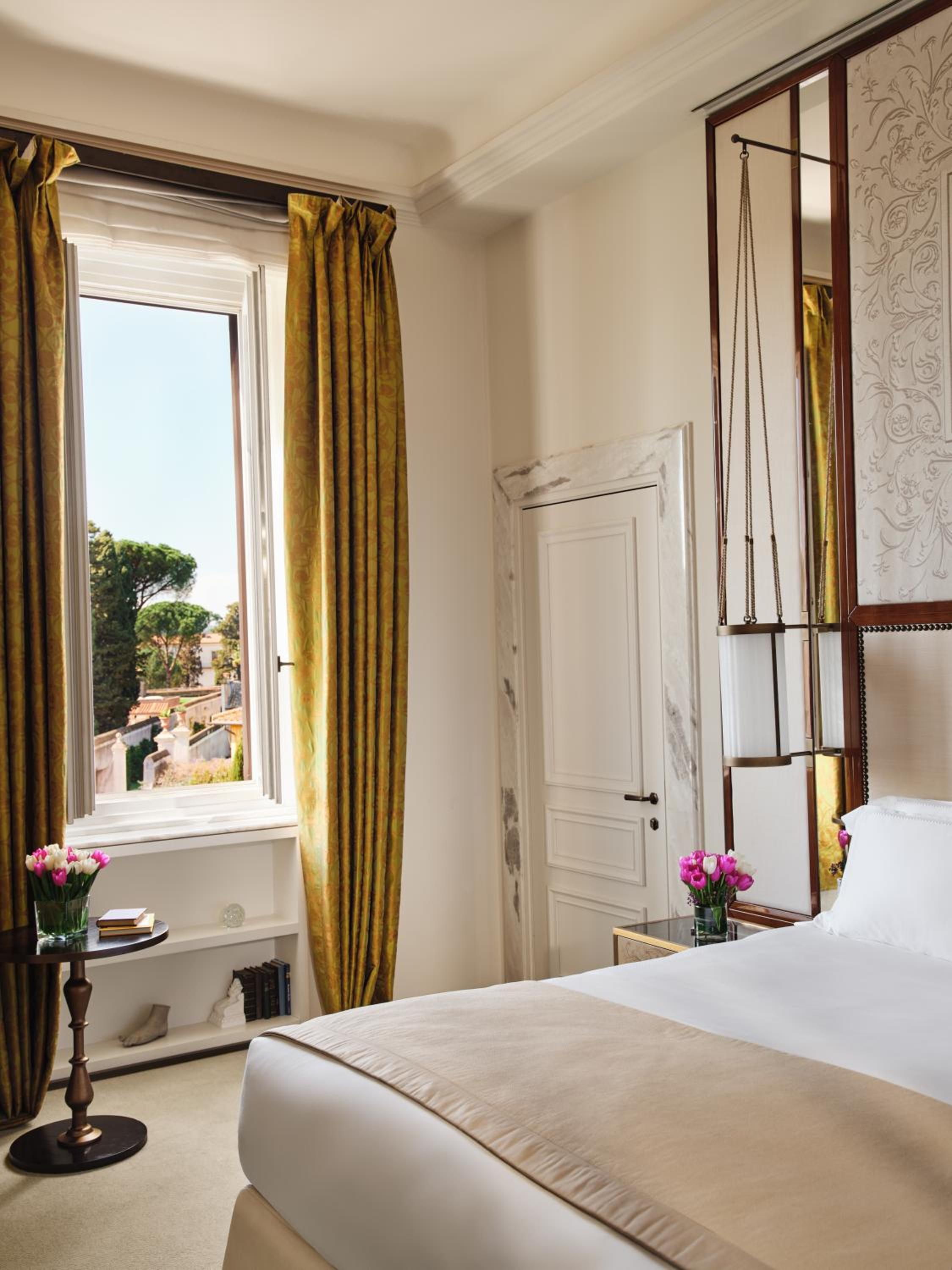 Classic Double Room with City View photo 2