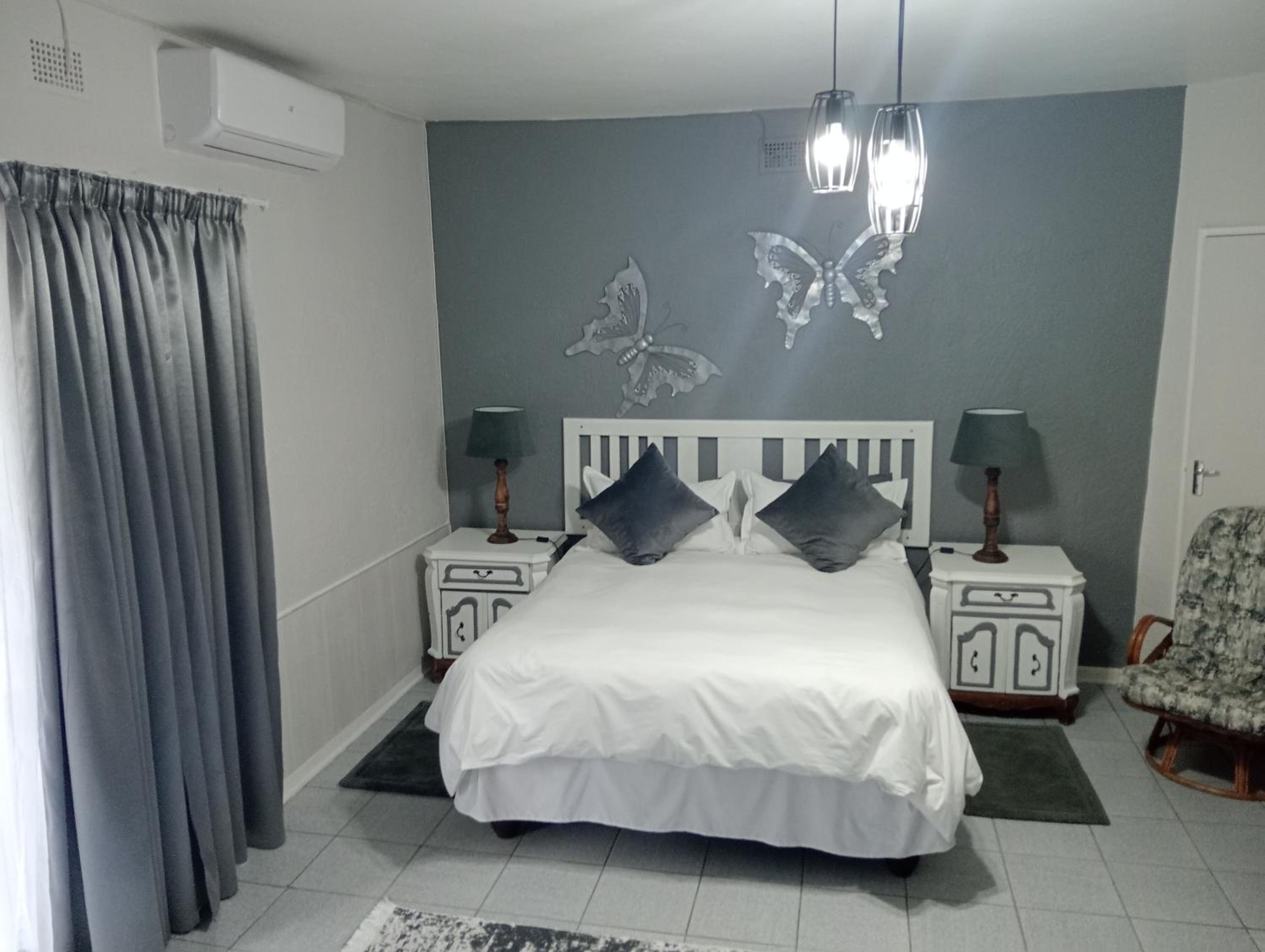 Deluxe Double Room (2 Adults + 2 Children) - Photo 3