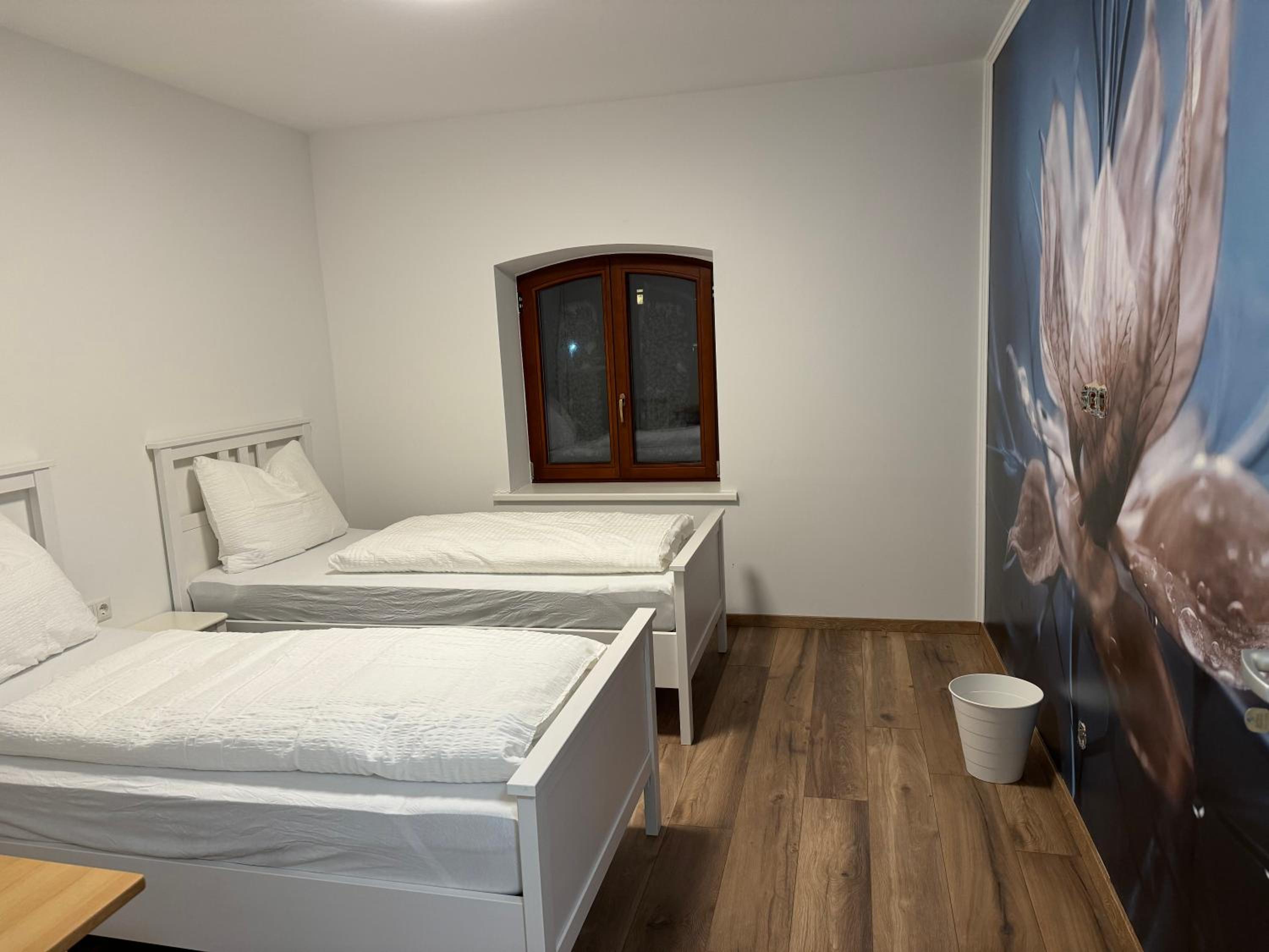 Twin Room with Private Bathroom photo 3