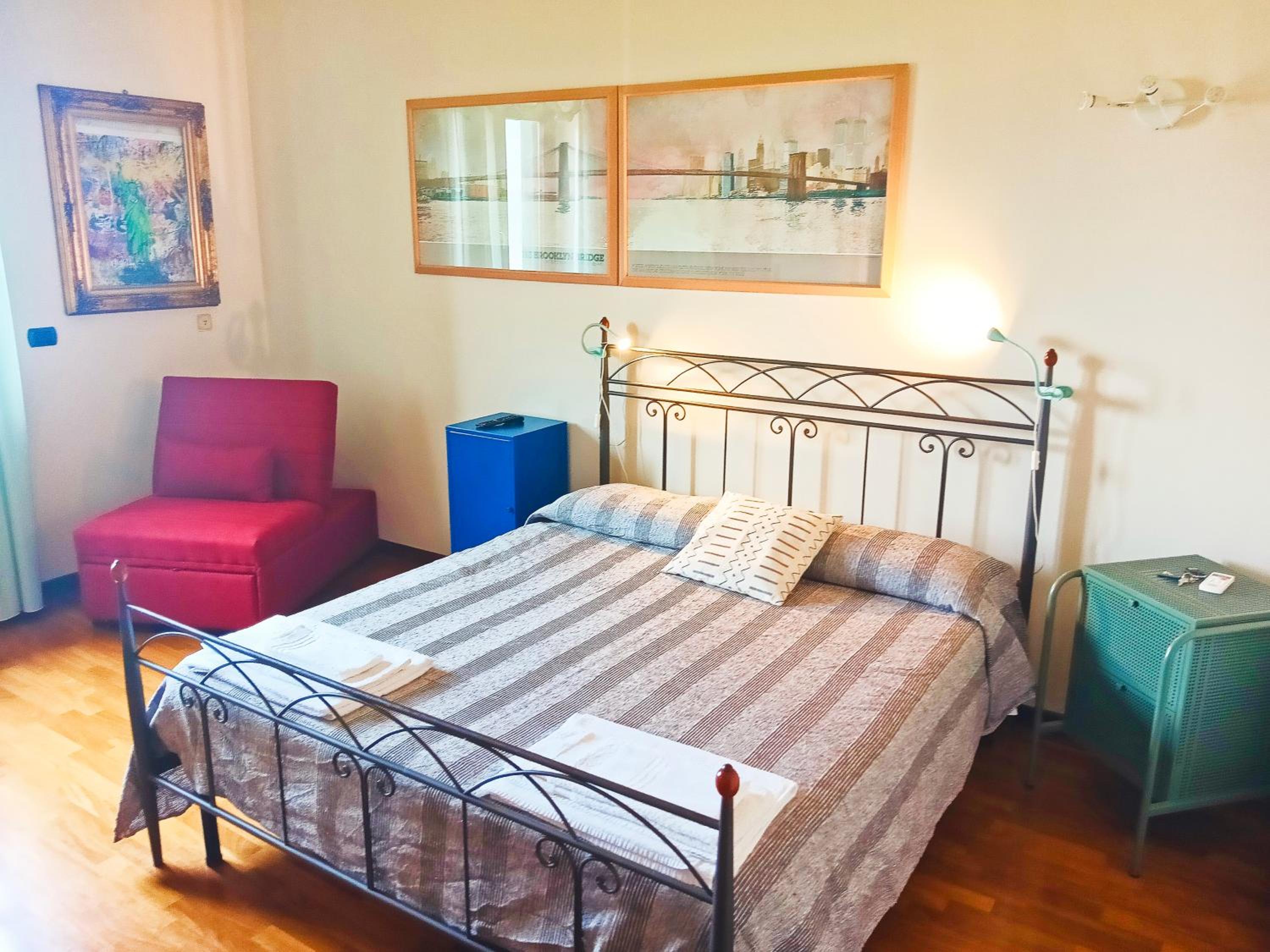 Double Room with Spa Bath - Photo 2