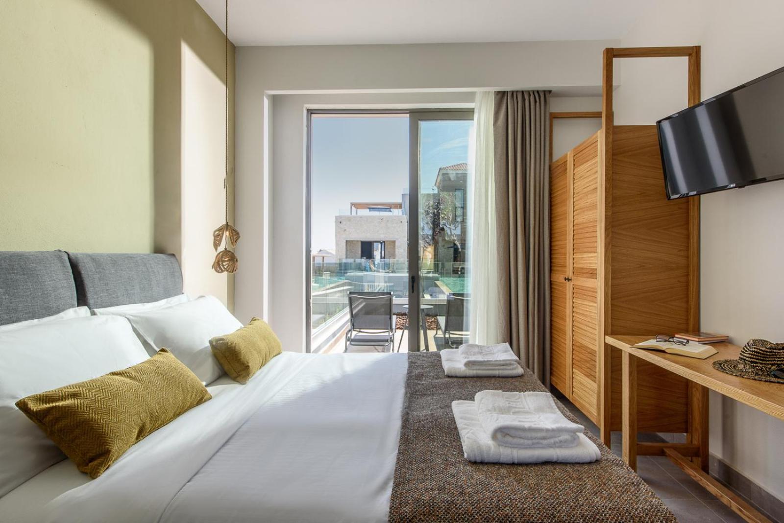 Apartamento de una habitación frente a la piscina