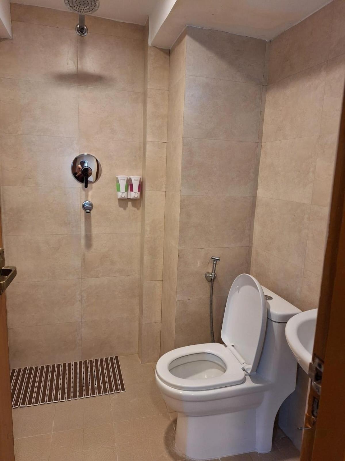 Deluxe Double or Twin Room - Photo 8