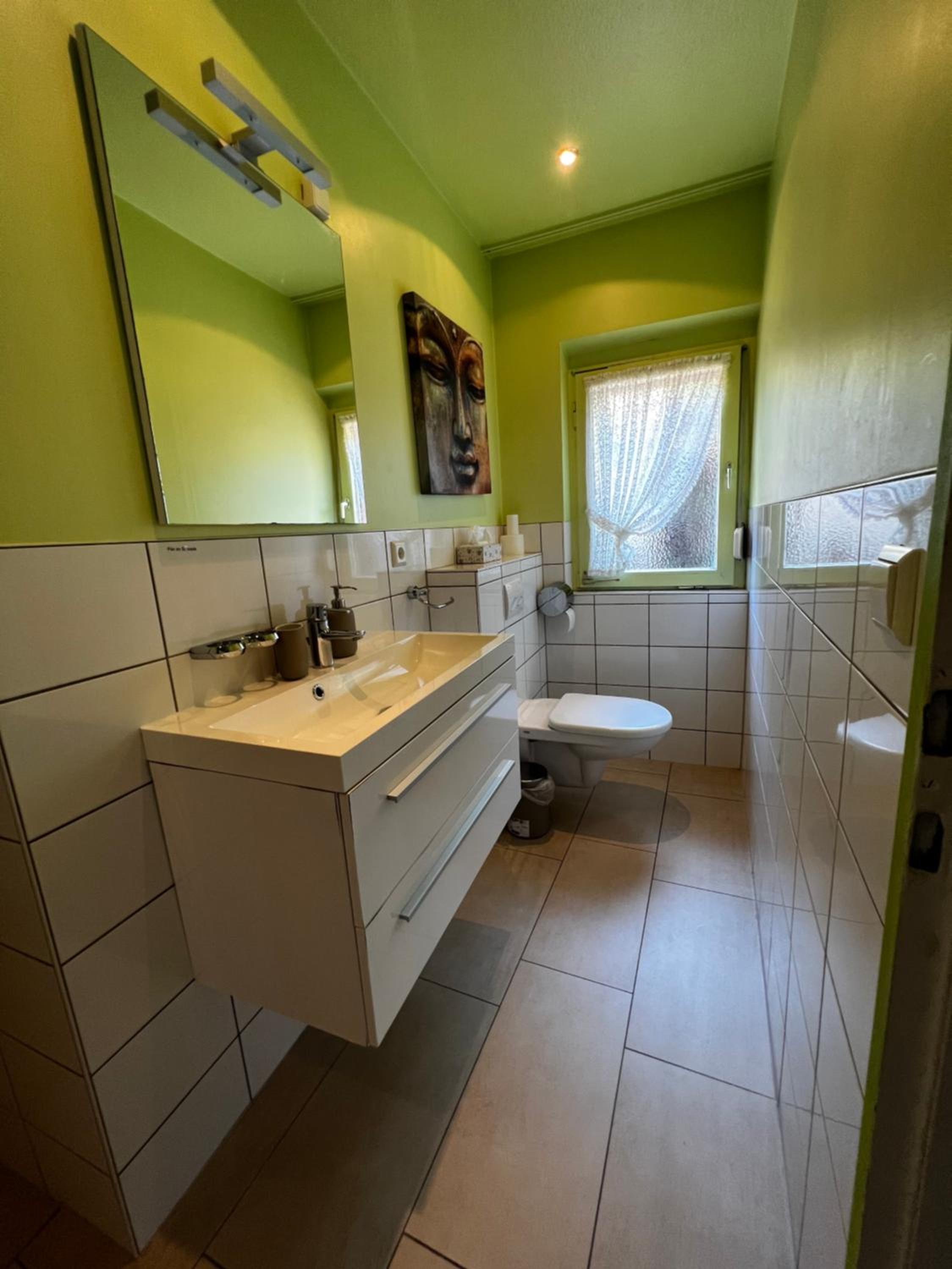 Family Room with Bathroom photo 3