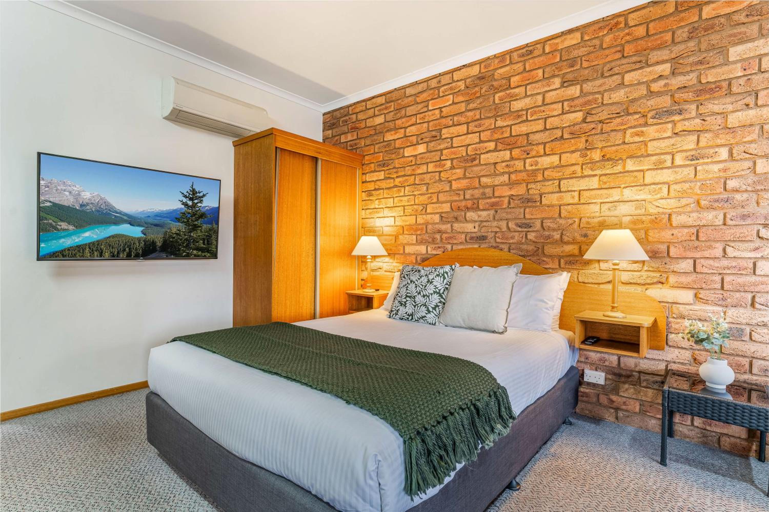 Standard Studio Unit (1BR) – 5B photo 3