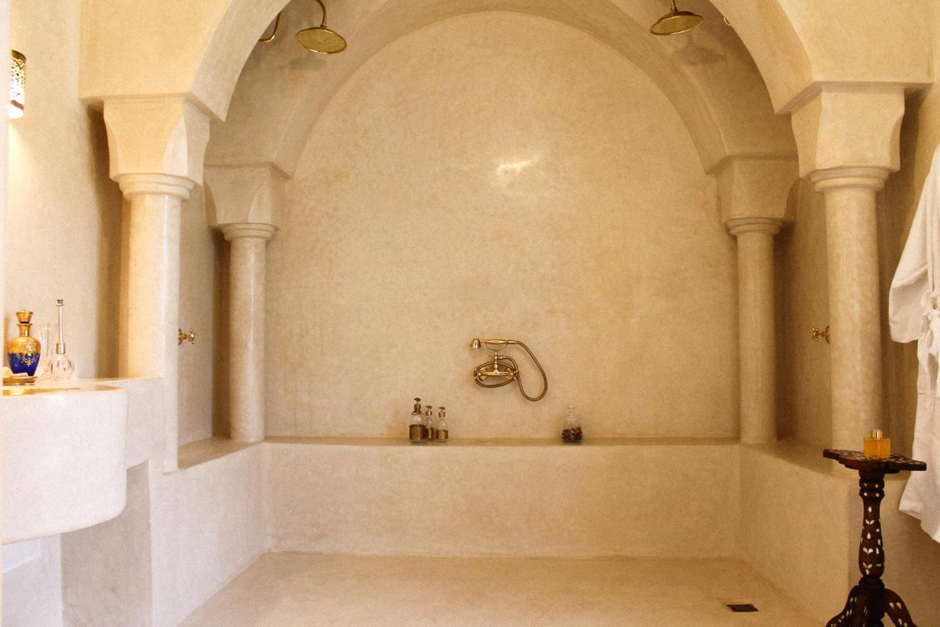 Superior Suite - Photo 5