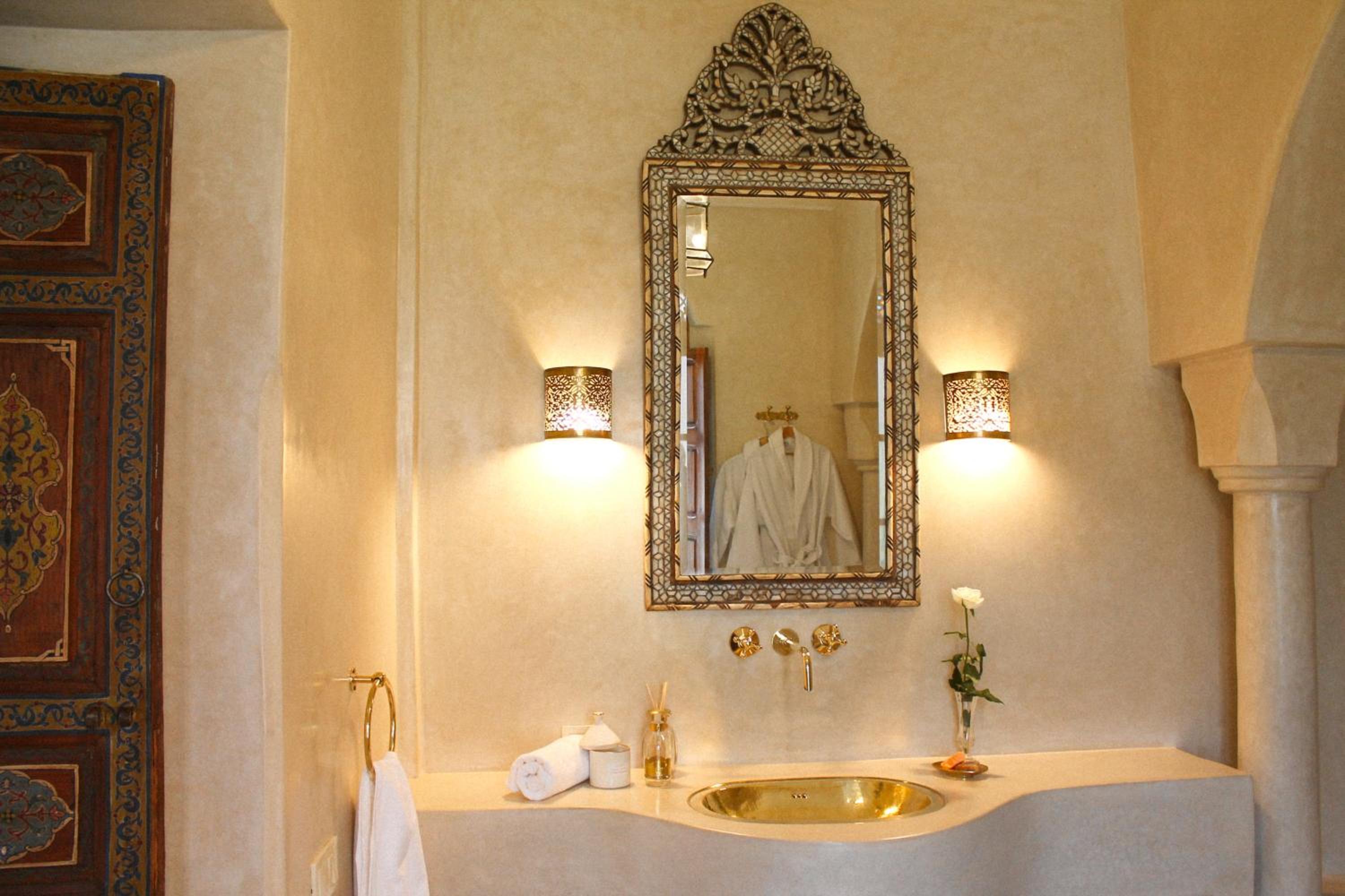 Superior Suite - Photo 11