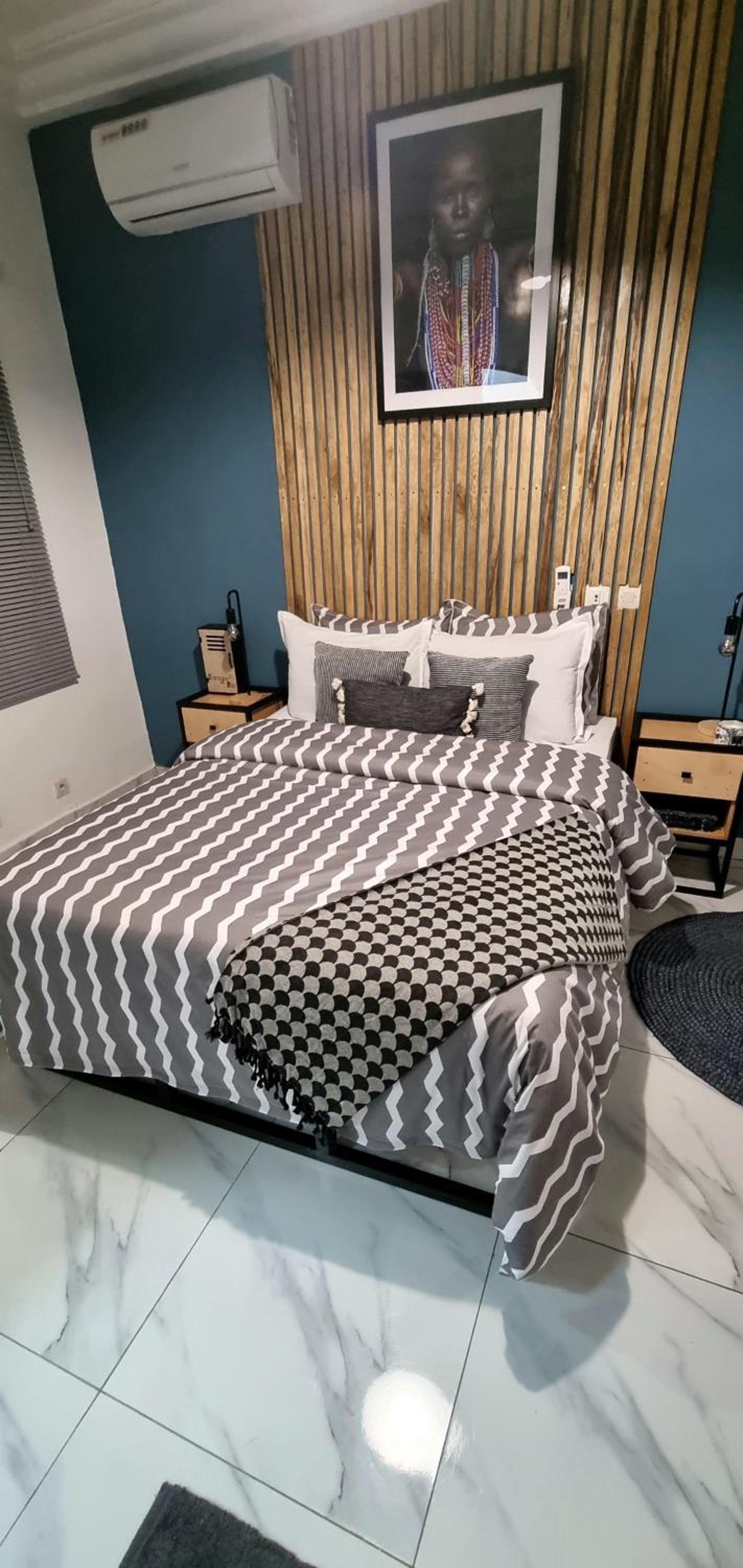One-Bedroom Apartment photo 2