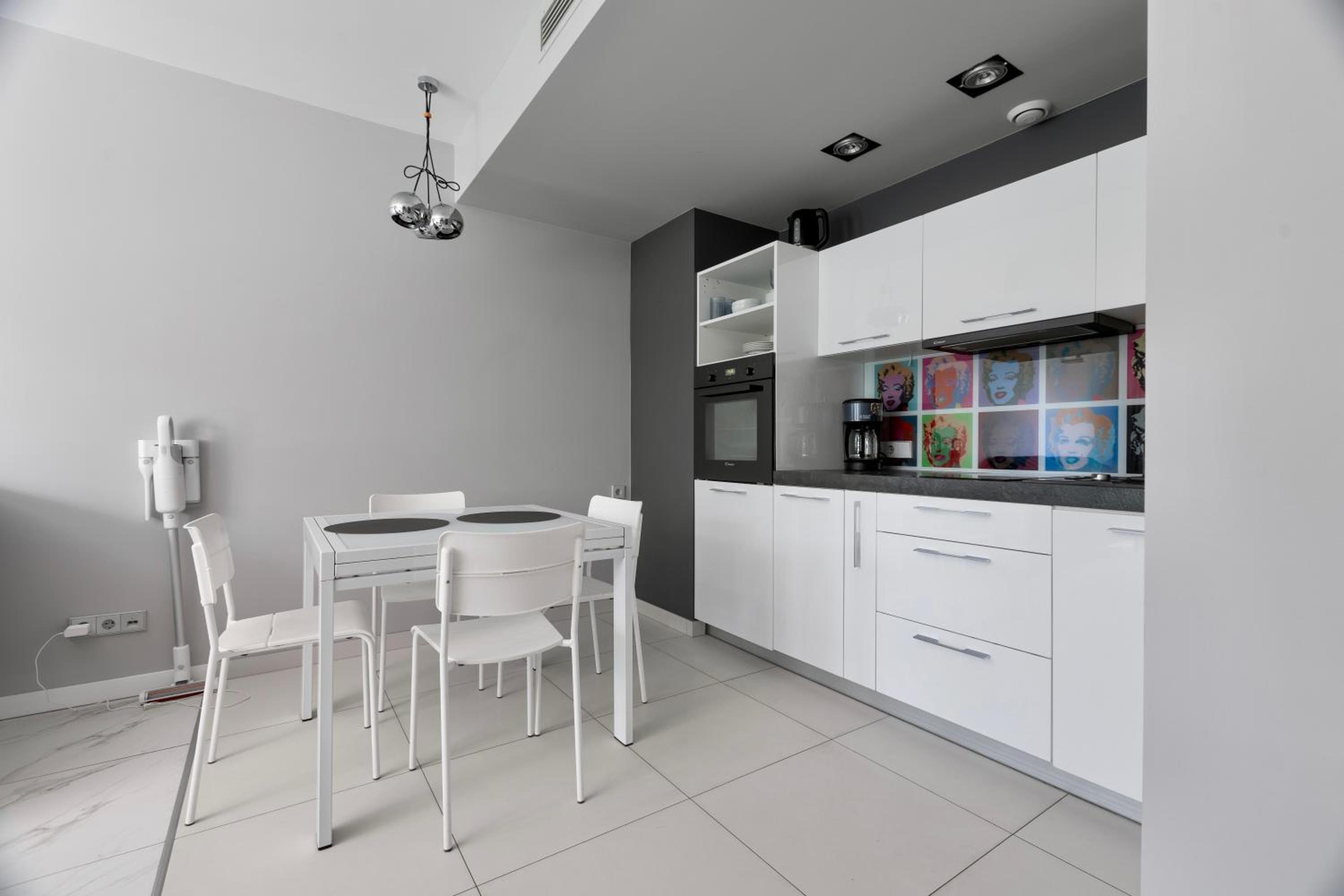 Apartment with Balcony - Photo 26
