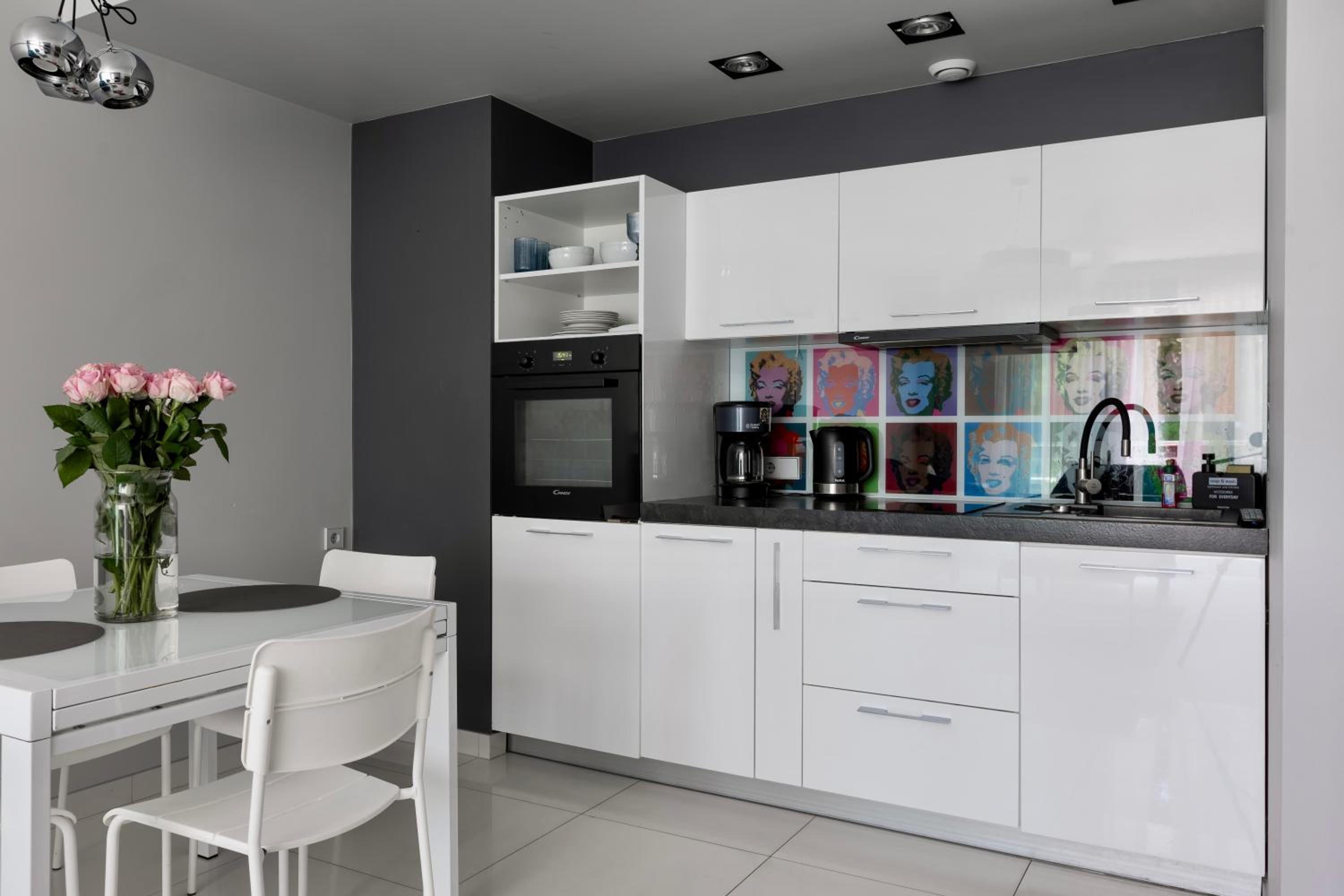 Apartment with Balcony - Photo 22