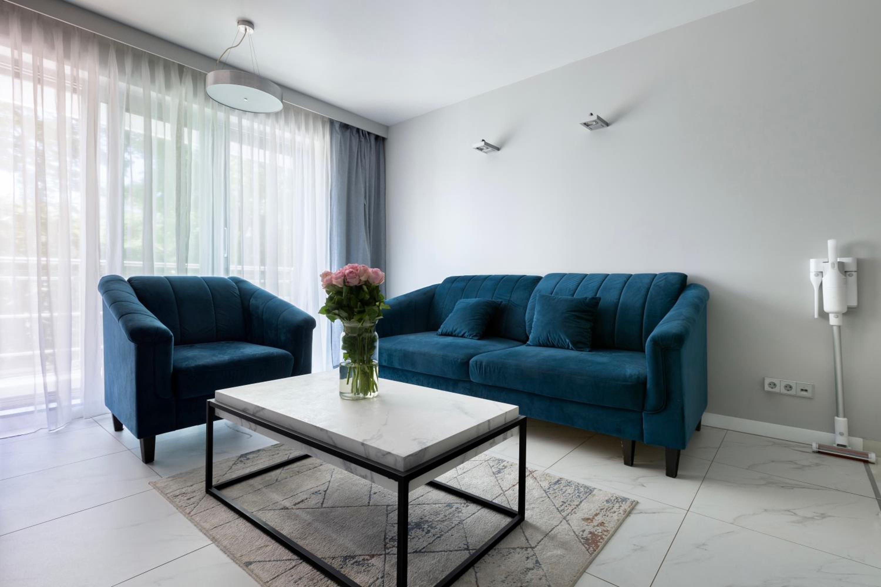 Apartment with Balcony - Photo 23