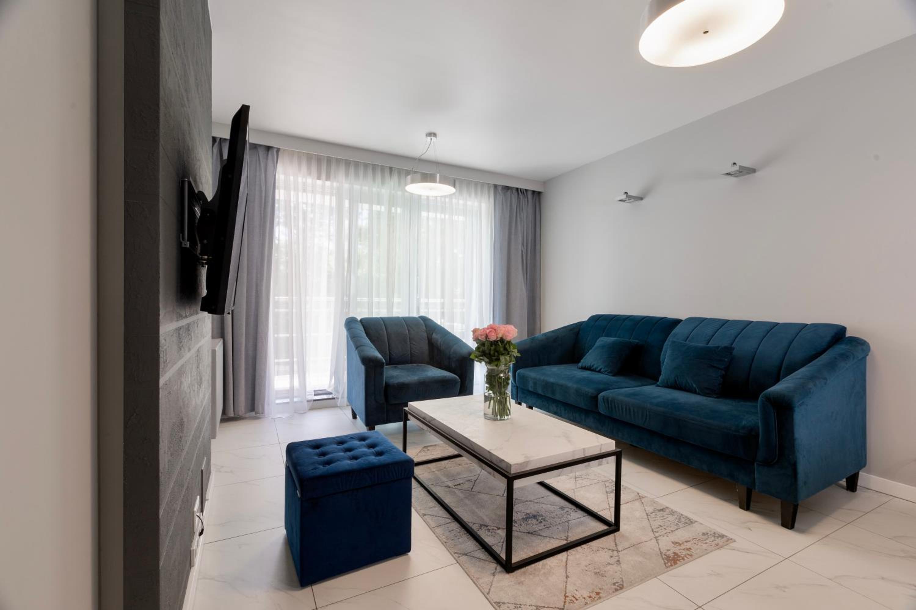 Apartment with Balcony - Photo 13