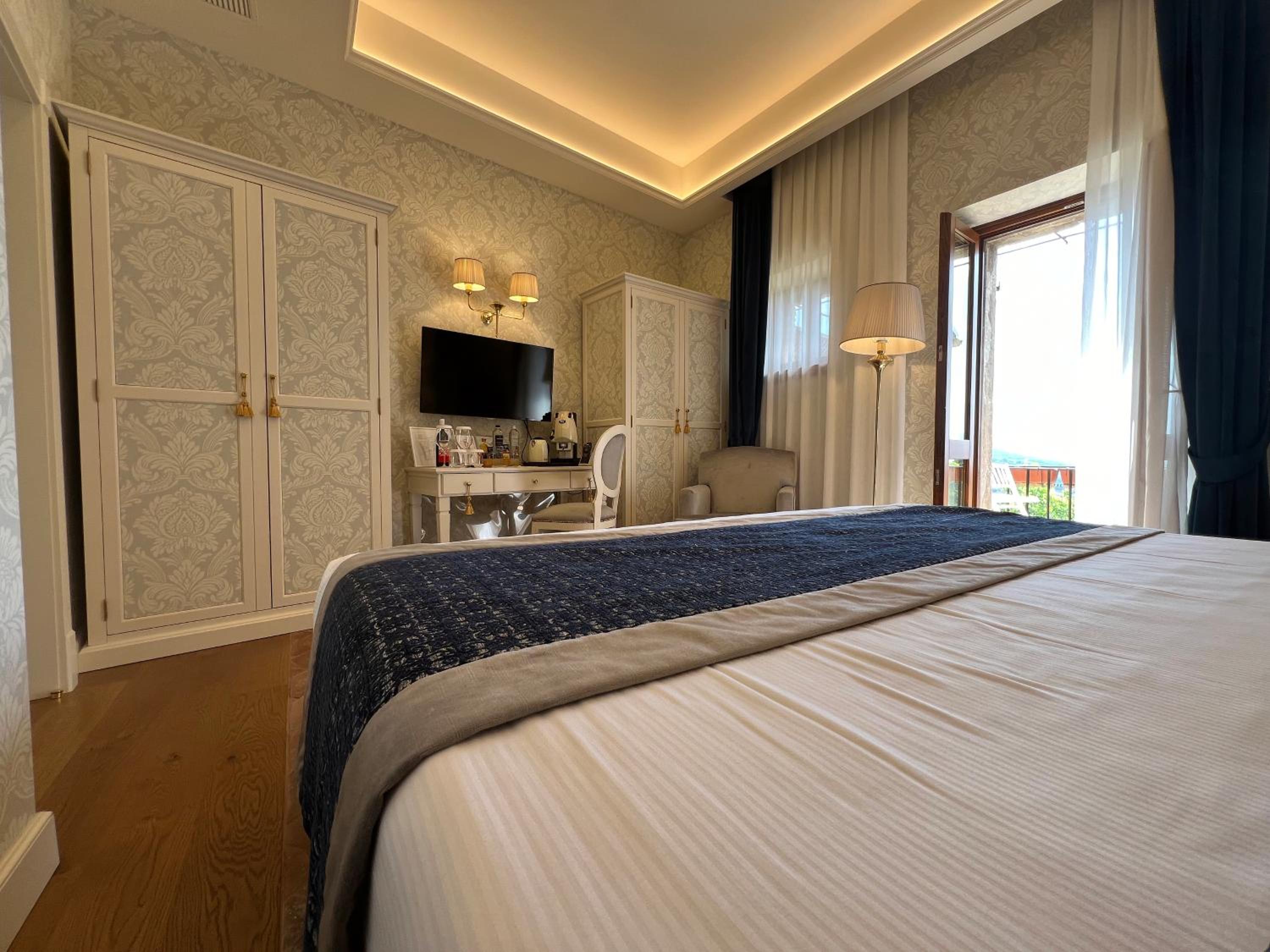 Presidential Suite photo 1