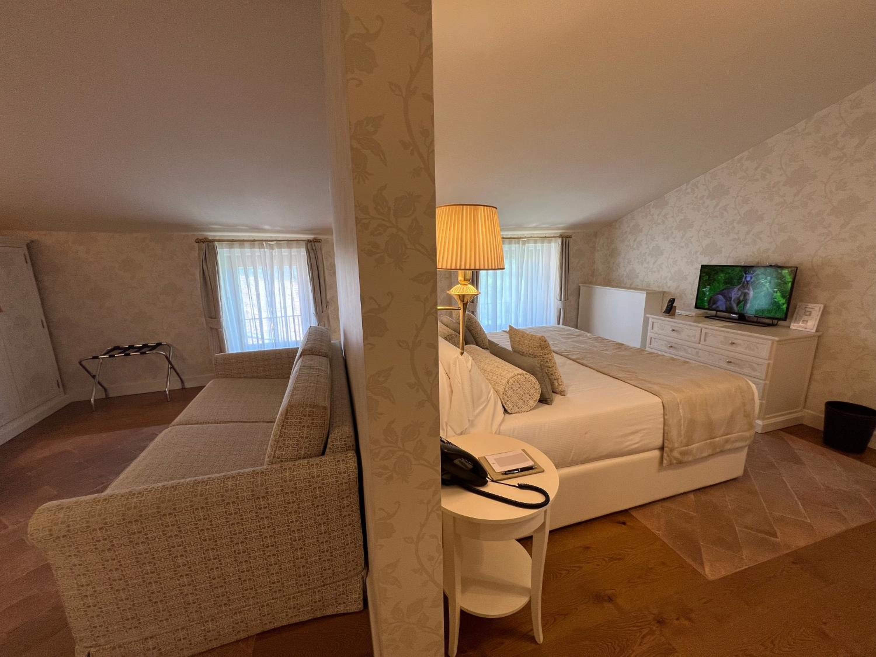 Quadruple Superior Suite - Photo 2