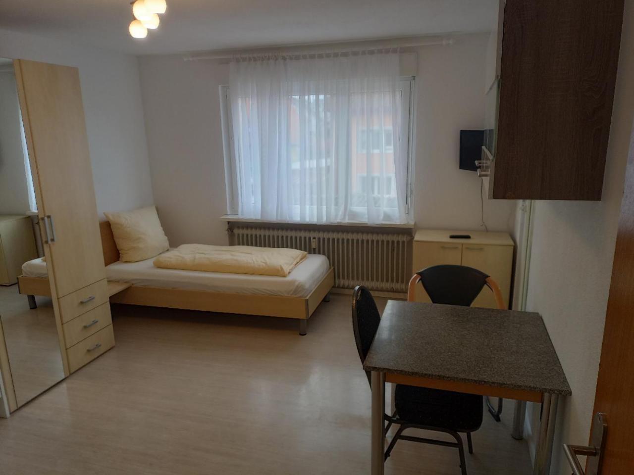 One-Bedroom Apartment photo 1